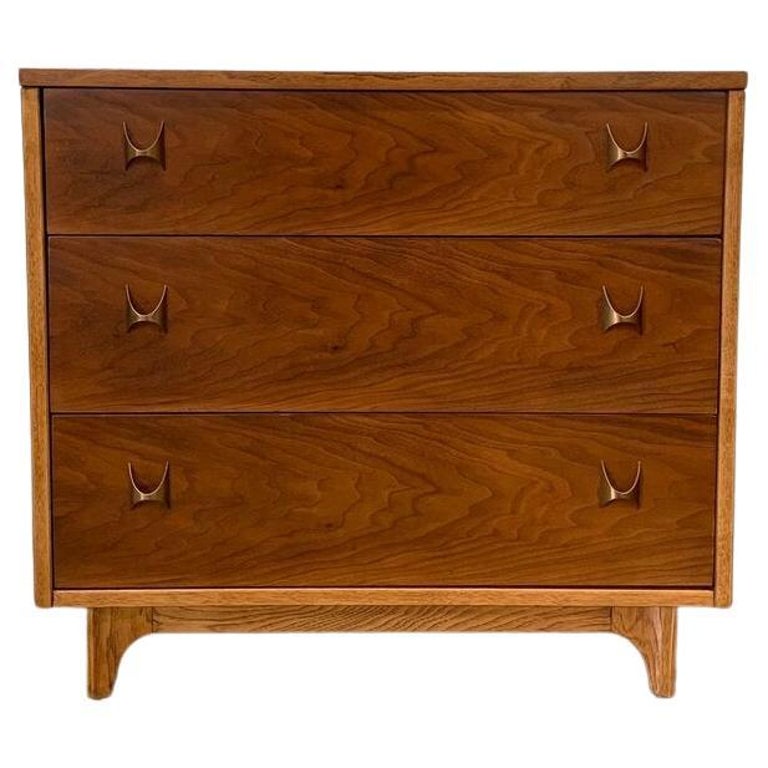 Broyhill Brasilia Chest of Drawers For Sale at 1stDibs