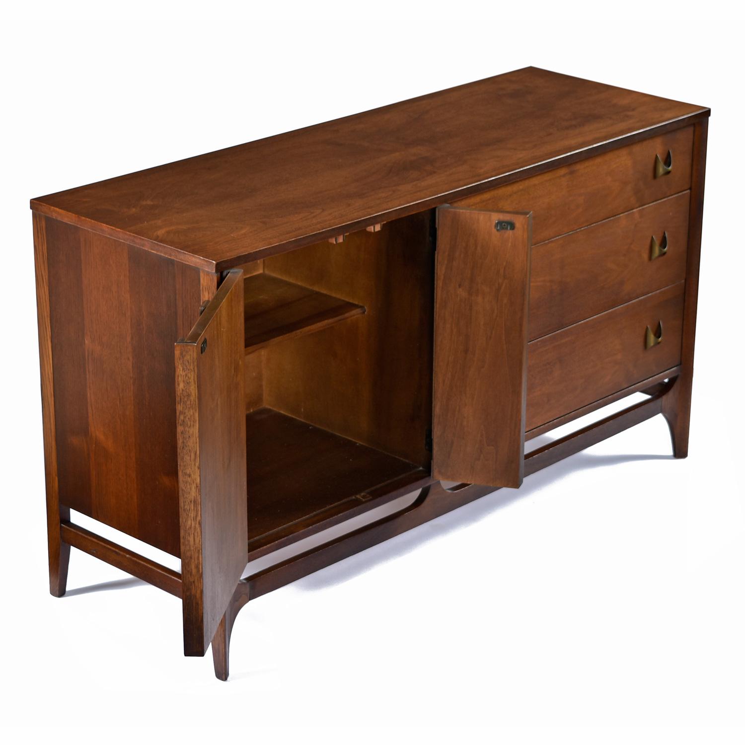 broyhill brasilia console