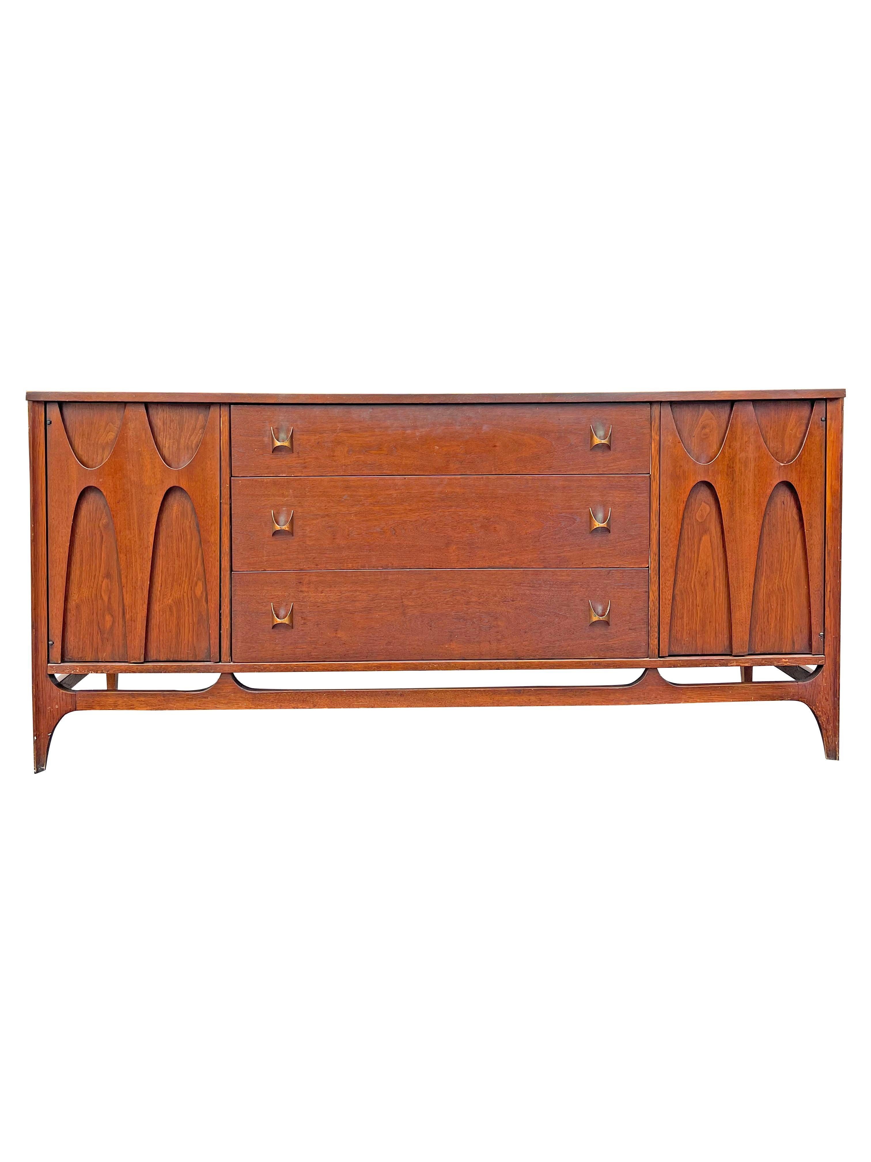 American Broyhill Brasilia Credenza in Vintage Modern Style For Sale