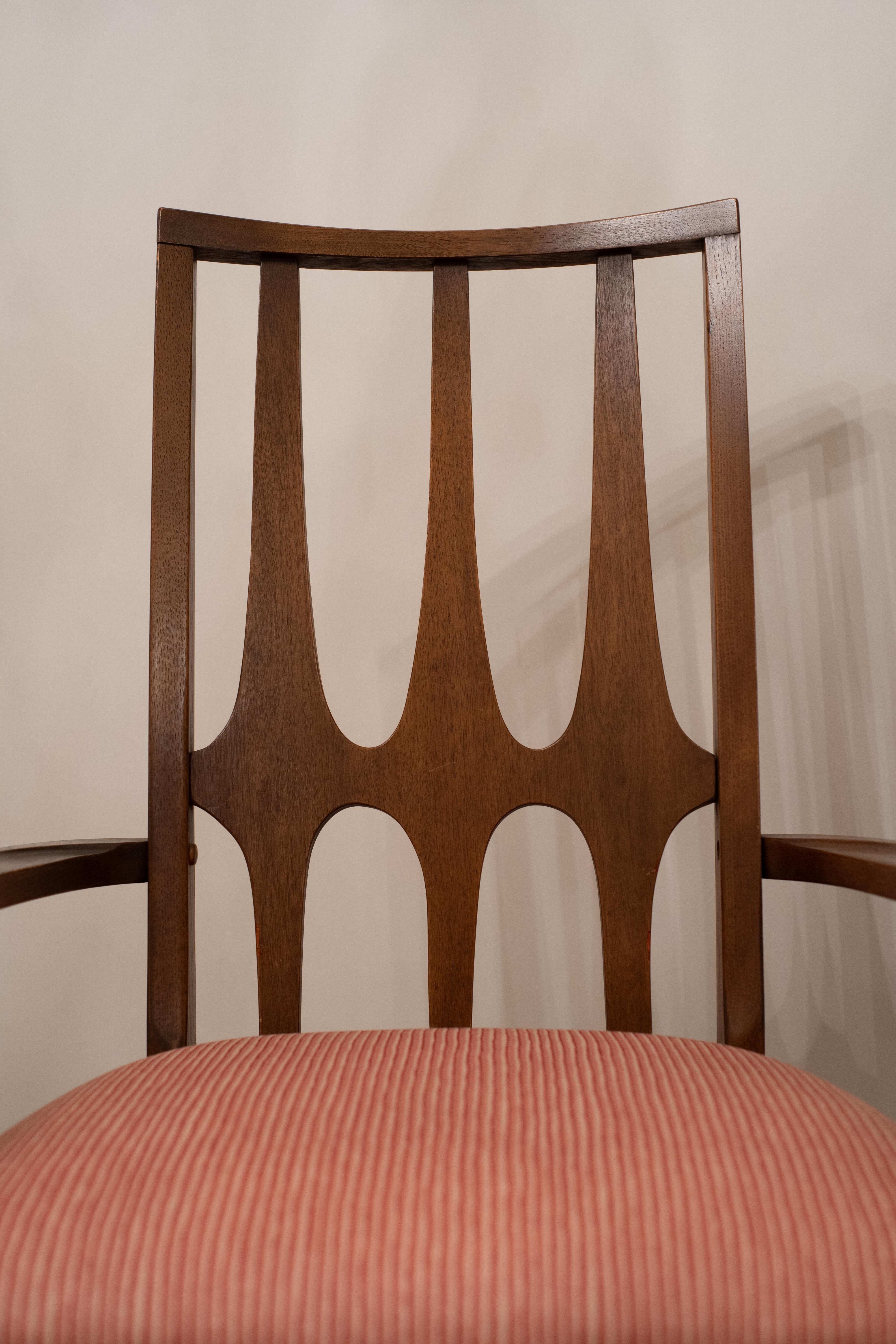 Broyhill Brasilia Dining Table & Chairs in Walnut & Pink Upholstery w/ 3 Leaves For Sale 12