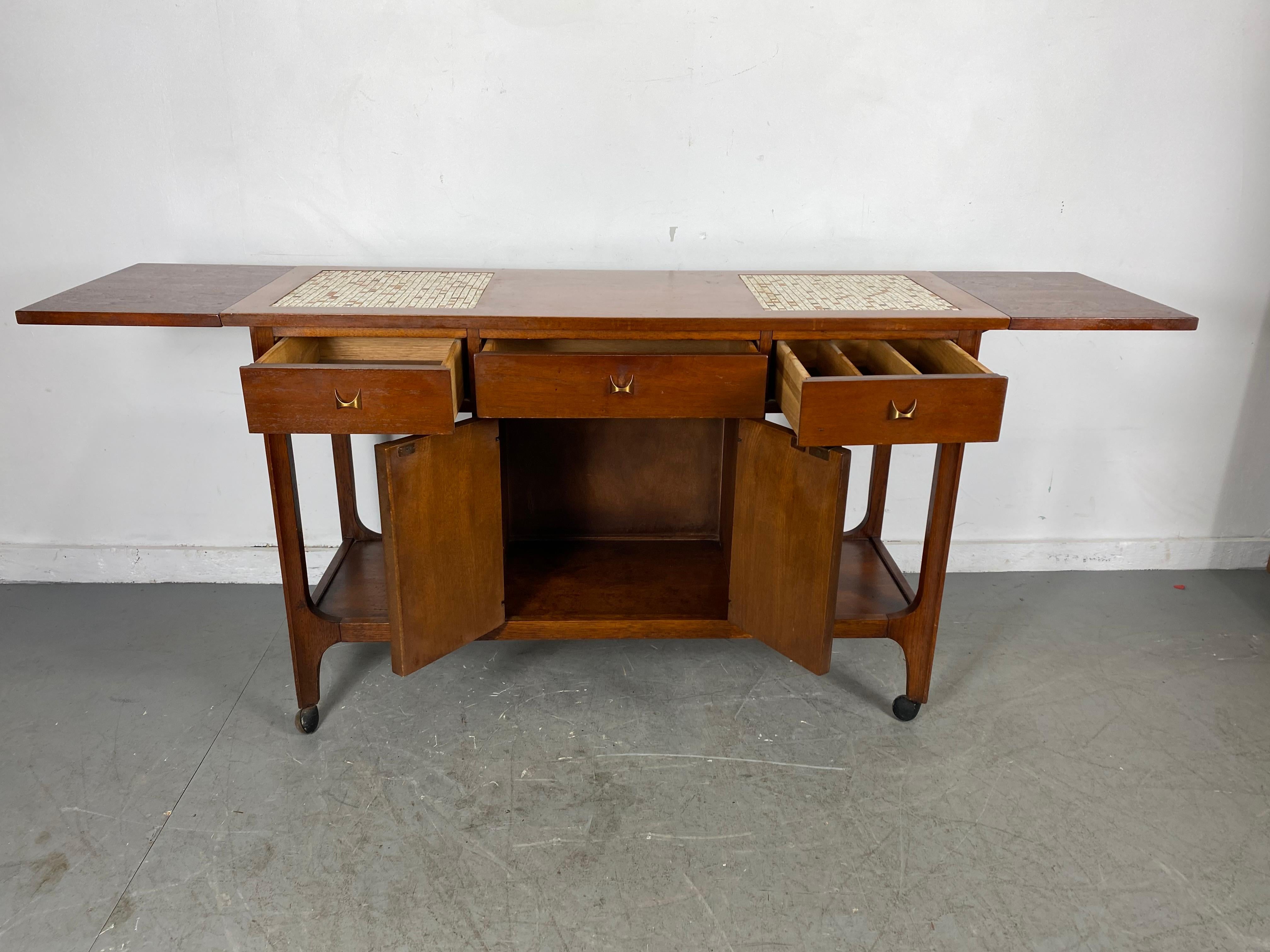 broyhill brasilia console