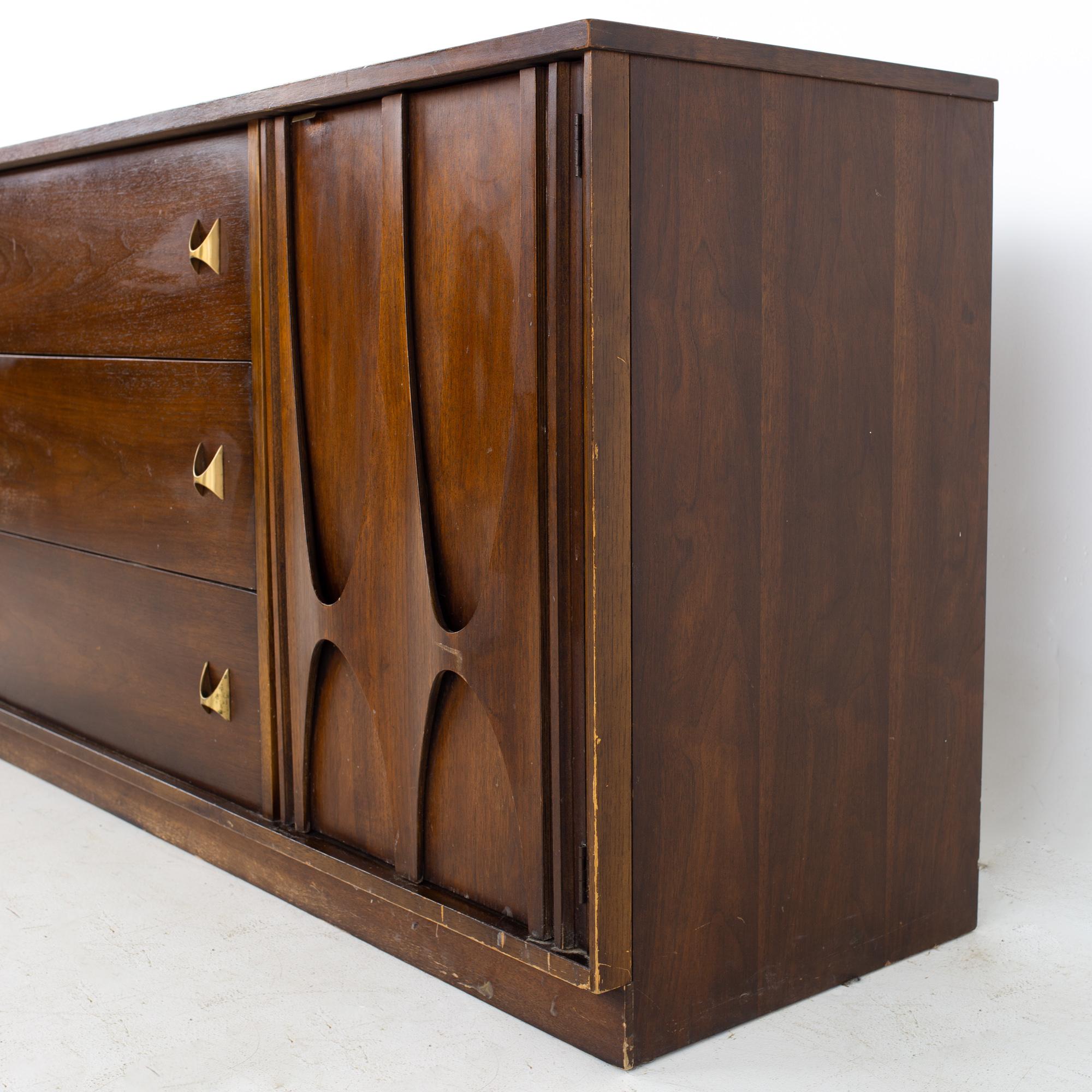 broyhill brasilia dresser