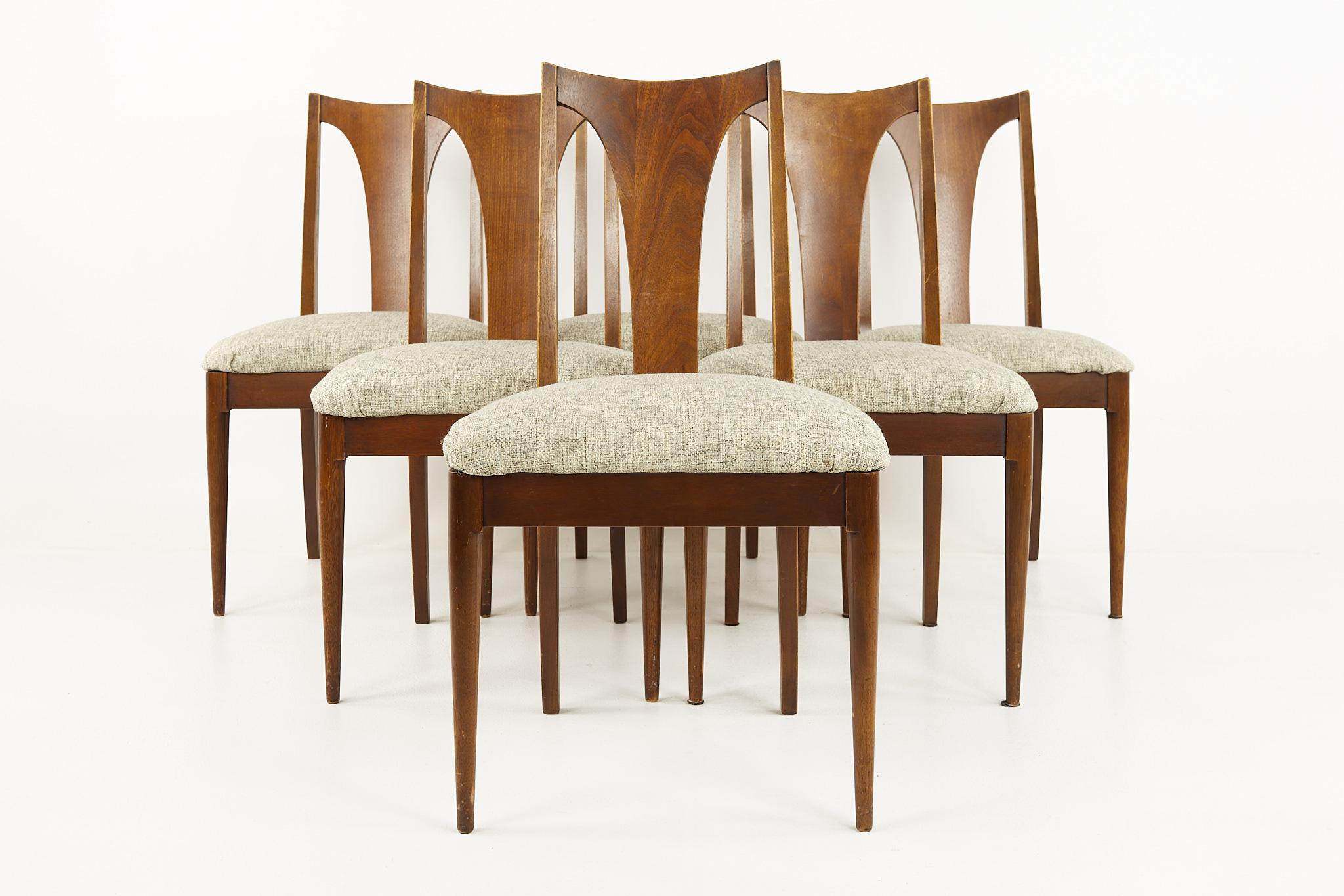 Broyhill Brasilia II mid century dining chairs - Set of 6

Each chair measures: 21 wide x 21.5 deep x 37 inches high, with a seat height of 18.5 inches

All pieces of furniture can be had in what we call restored vintage condition. That means