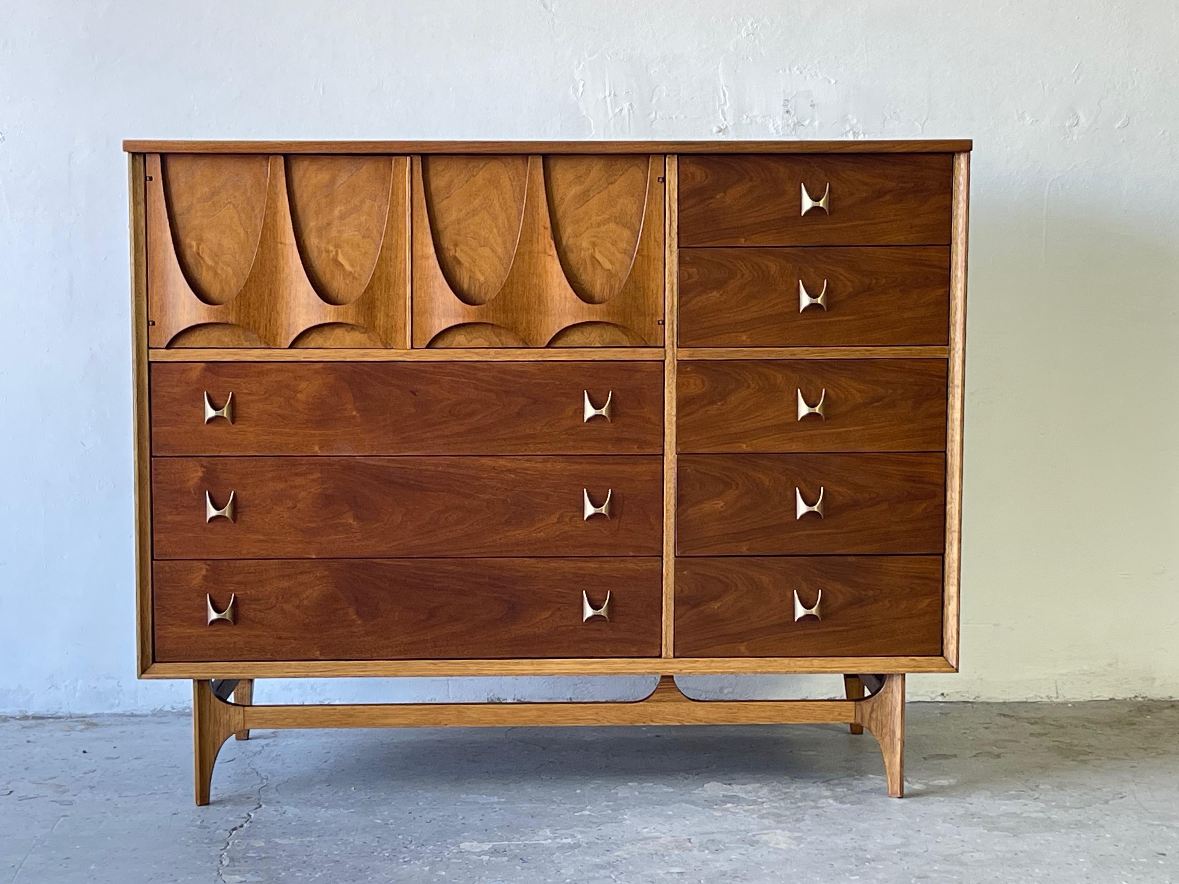 Broyhill Brasilia Magna Mid Century 8 Drawer Highboy Dresser Gentlemans Chest