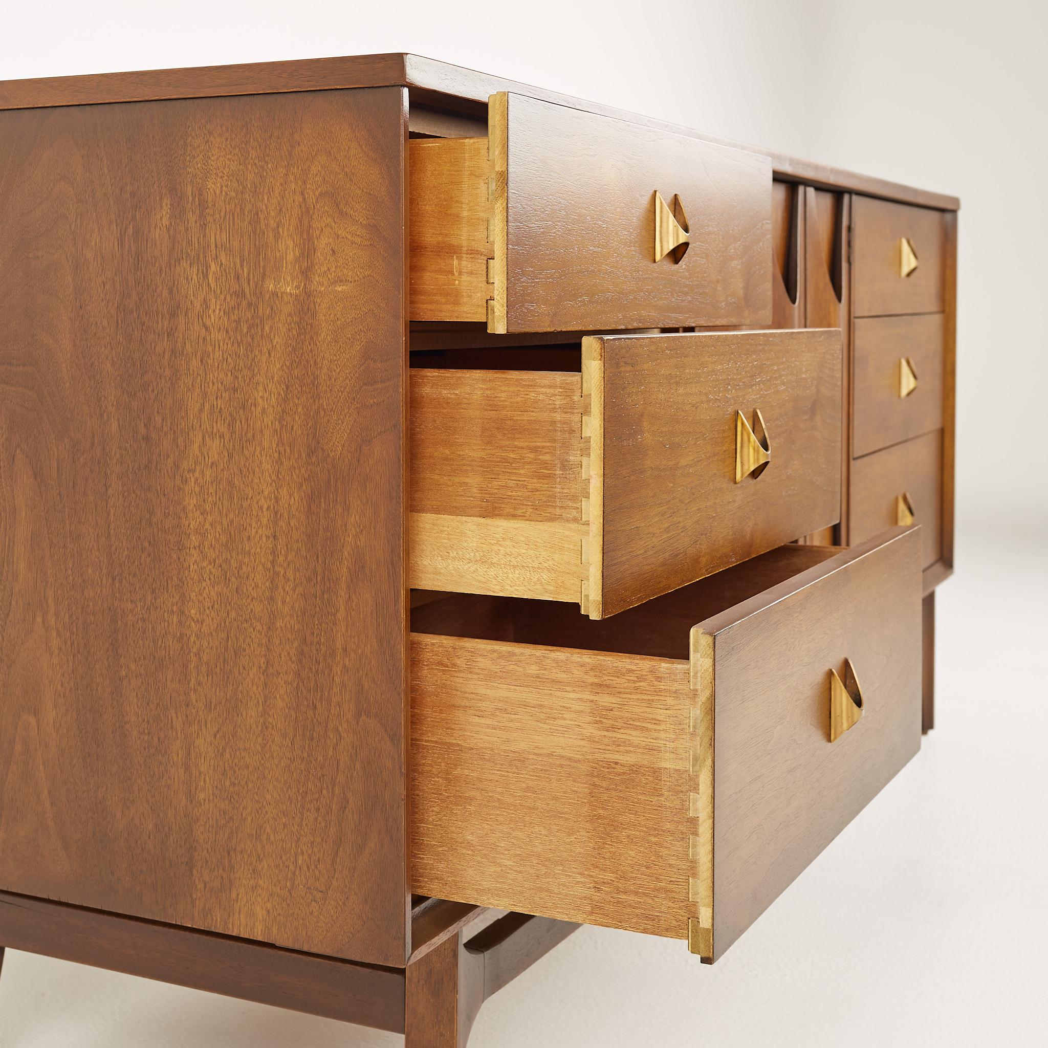 Broyhill Brasilia Mid Century 9 Drawer Lowboy Dresser at 1stDibs ...