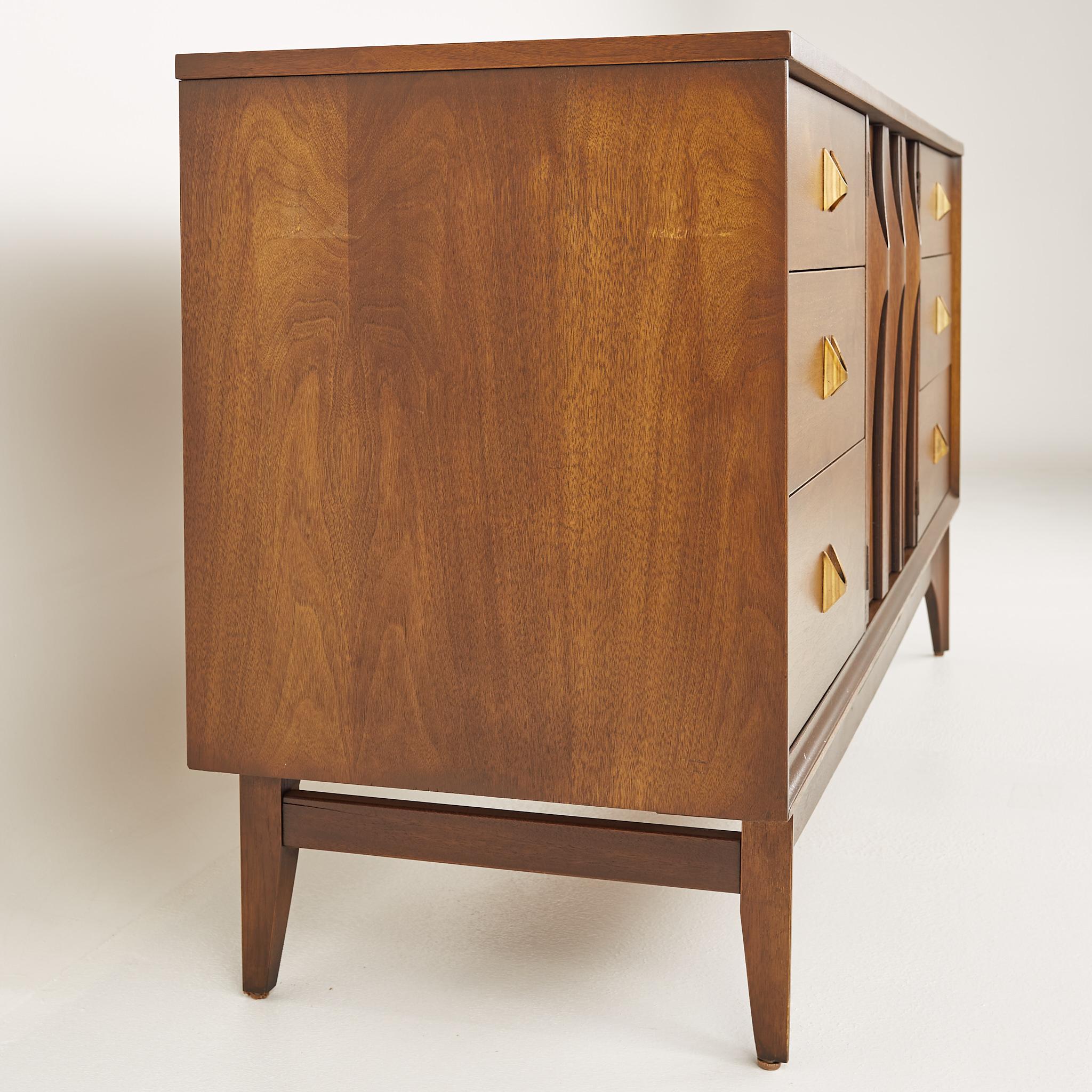 Broyhill Brasilia Mid Century 9 Drawer Lowboy Dresser at 1stDibs ...