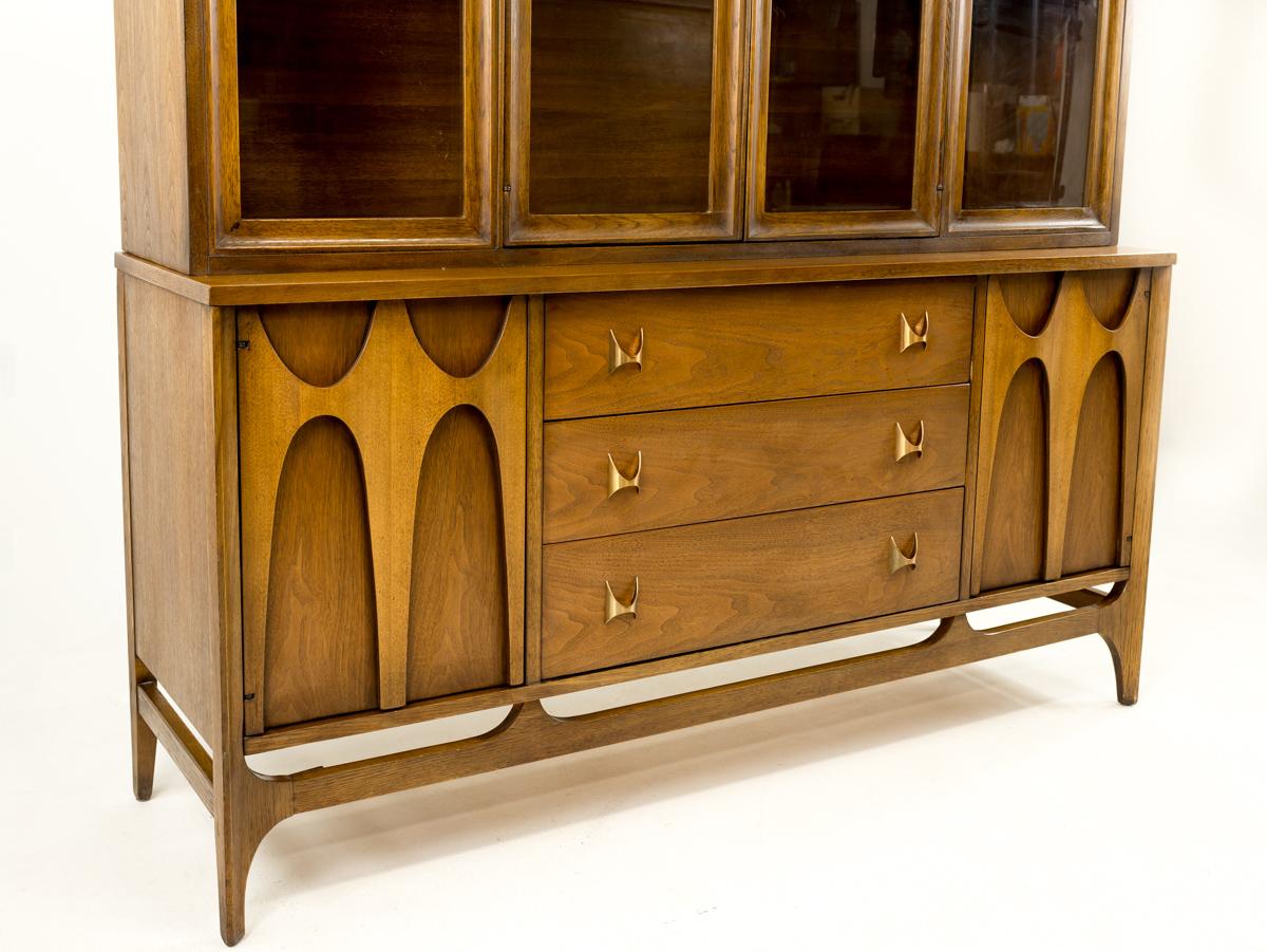 broyhill hutch
