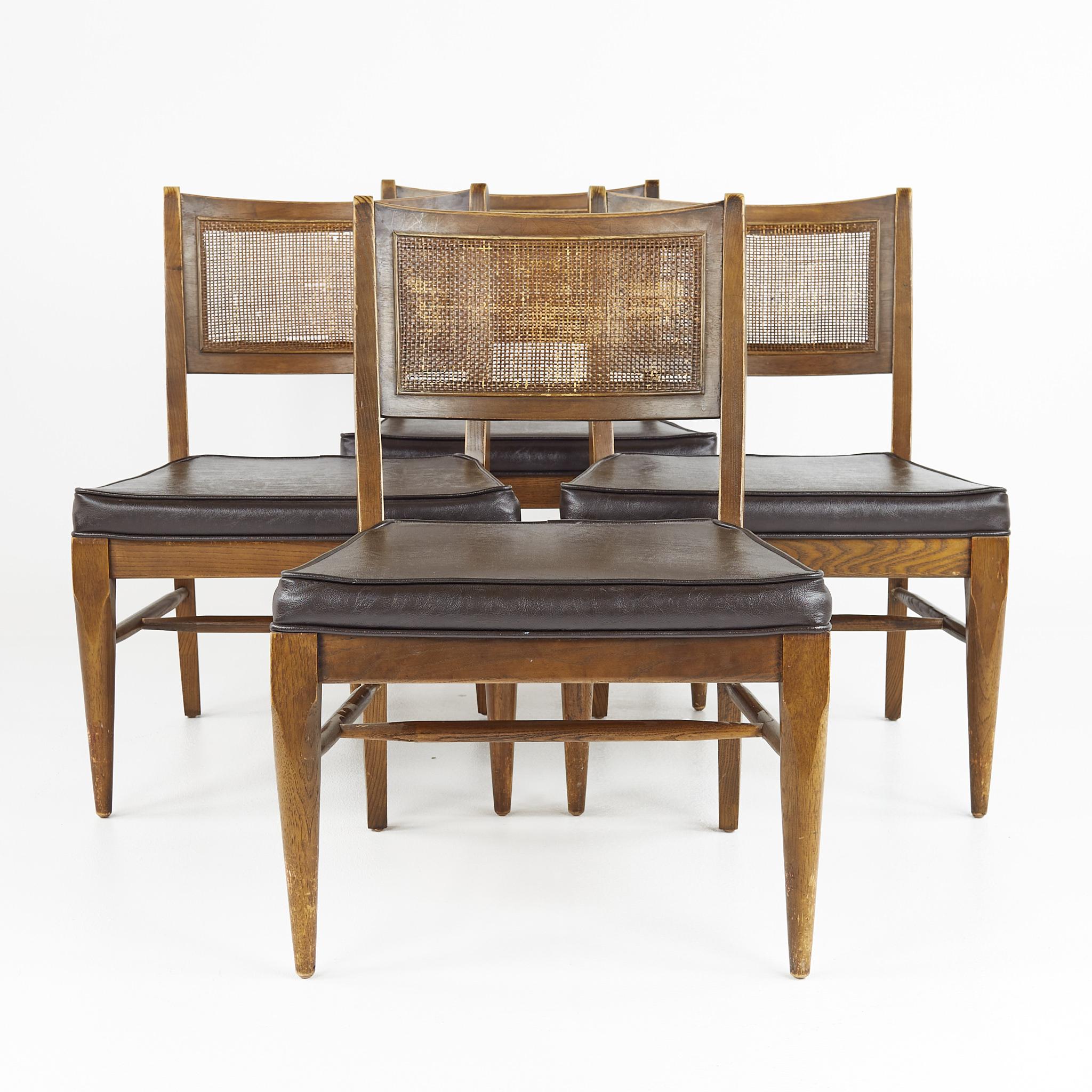 Broyhill Brasilia mid century caned and walnut party chairs - Set of 4

These chairs measure: 21 wide x 19 deep x 29 inches high, with a seat height of 15 inches

?All pieces of furniture can be had in what we call restored vintage condition.