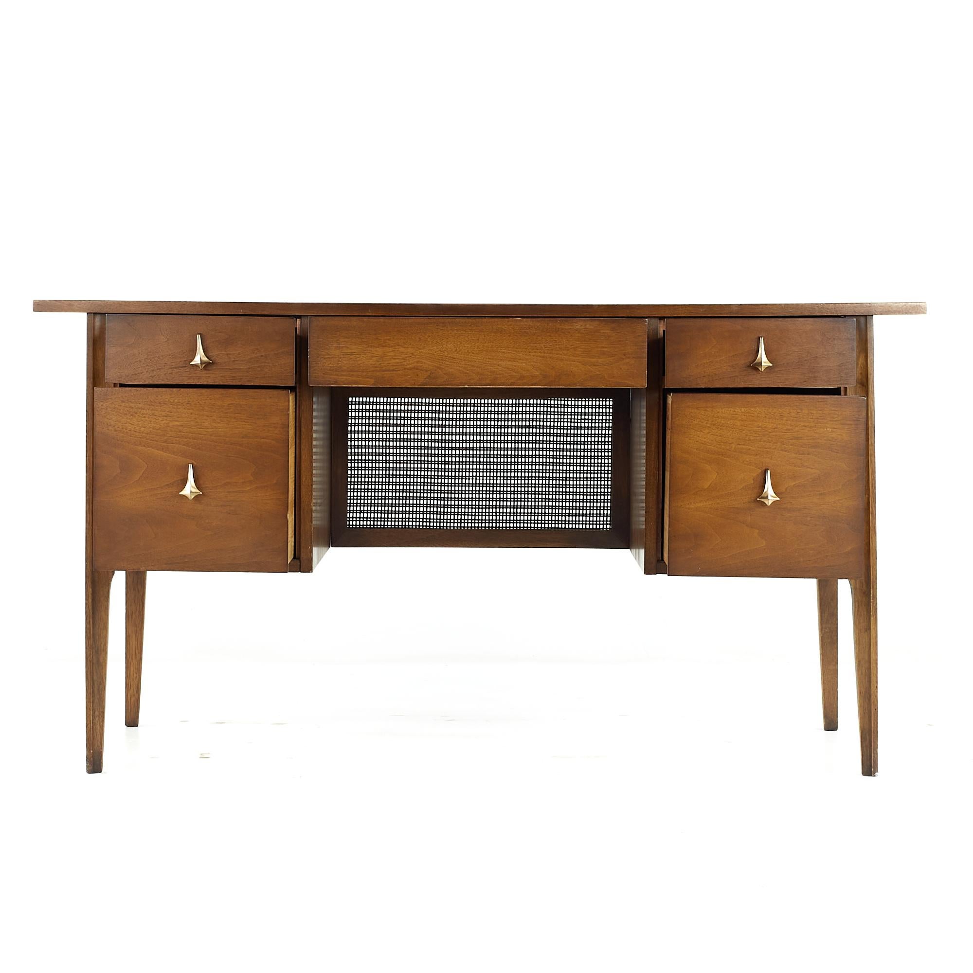 Broyhill Brasilia Midcentury Desk Walnut and Brass Desk In Good Condition For Sale In Countryside, IL