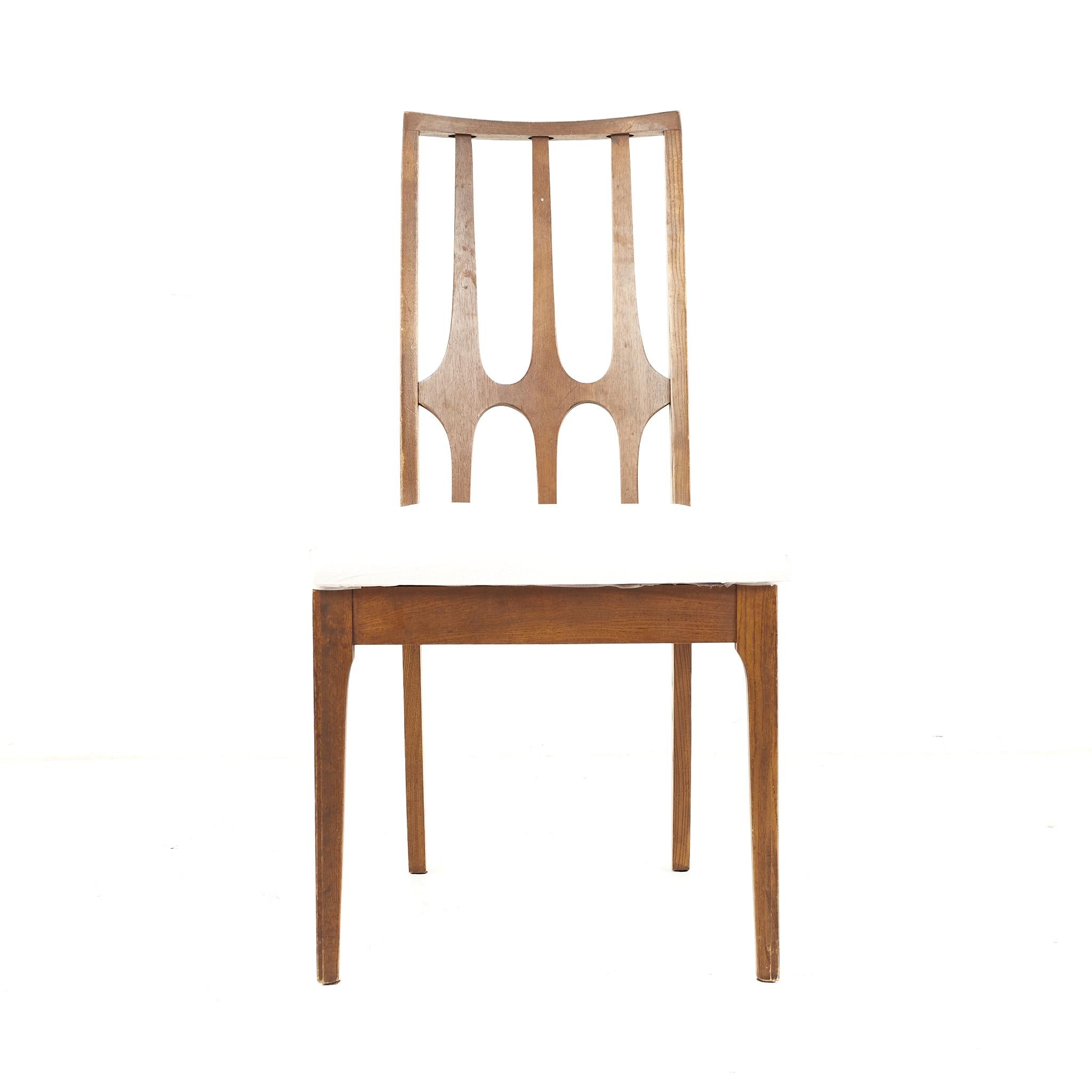 Broyhill Brasilia Mid Century Dining Chairs, Set of 5 In Good Condition For Sale In Countryside, IL