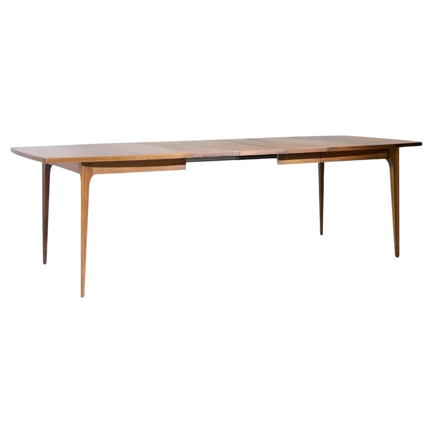 Broyhill Brasilia Mesa de comedor extensible de nogal de mediados de siglo con 3 tableros