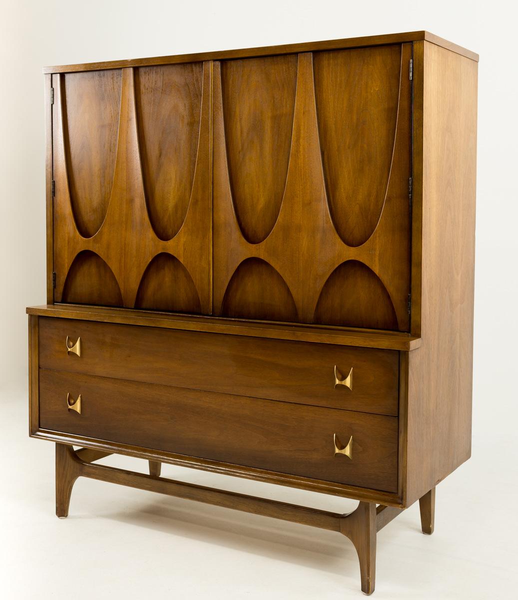 broyhill brasilia gentleman's chest