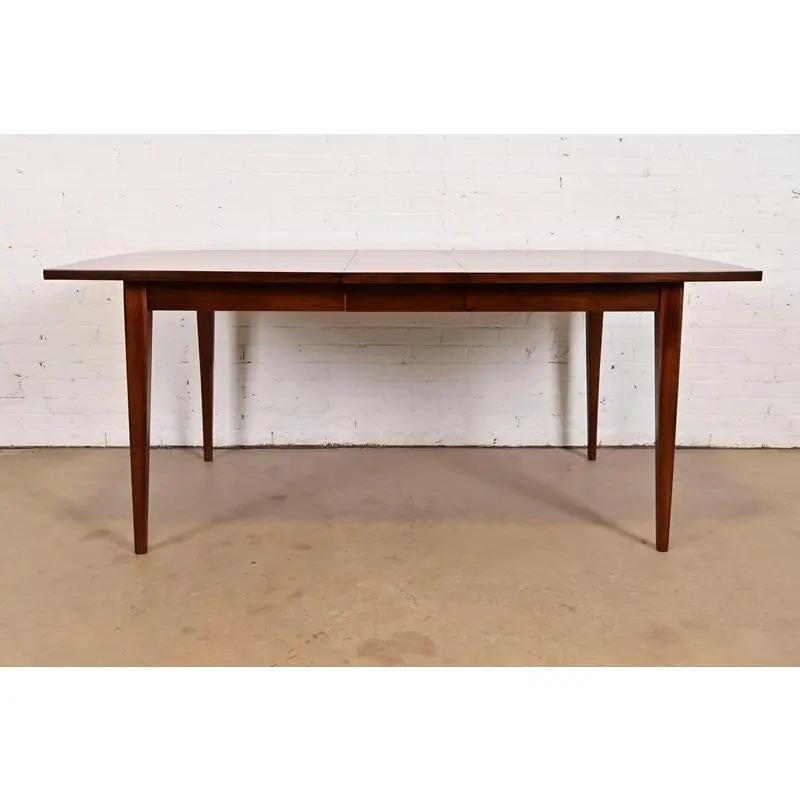 Américain Broyhill Brasilia Table de salle à manger à rallonge moderne du milieu du siècle, nouvellement repeinte en vente