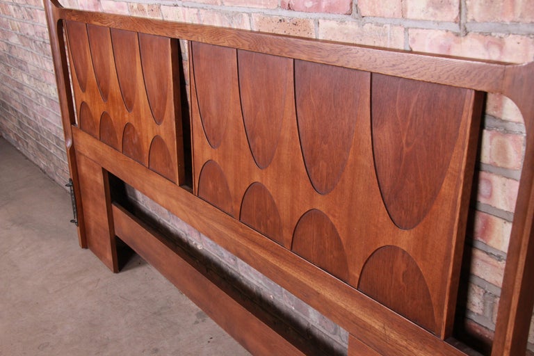 Broyhill Brasilia MidCentury Modern Sculpted Walnut King Size