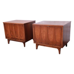 Broyhill Brasilia Mid-Century Modern Sculpted Walnut Nightstands, Pair