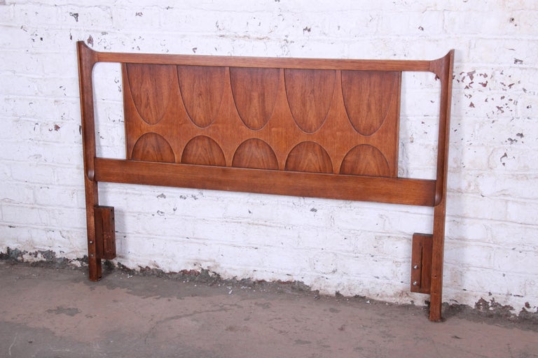 Broyhill Brasilia Mid Century Modern Sculpted Walnut Queen