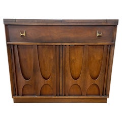 Broyhill Brasilia Mid-Century Modern Sculpted Walnut Rolling Bar Buffet Server