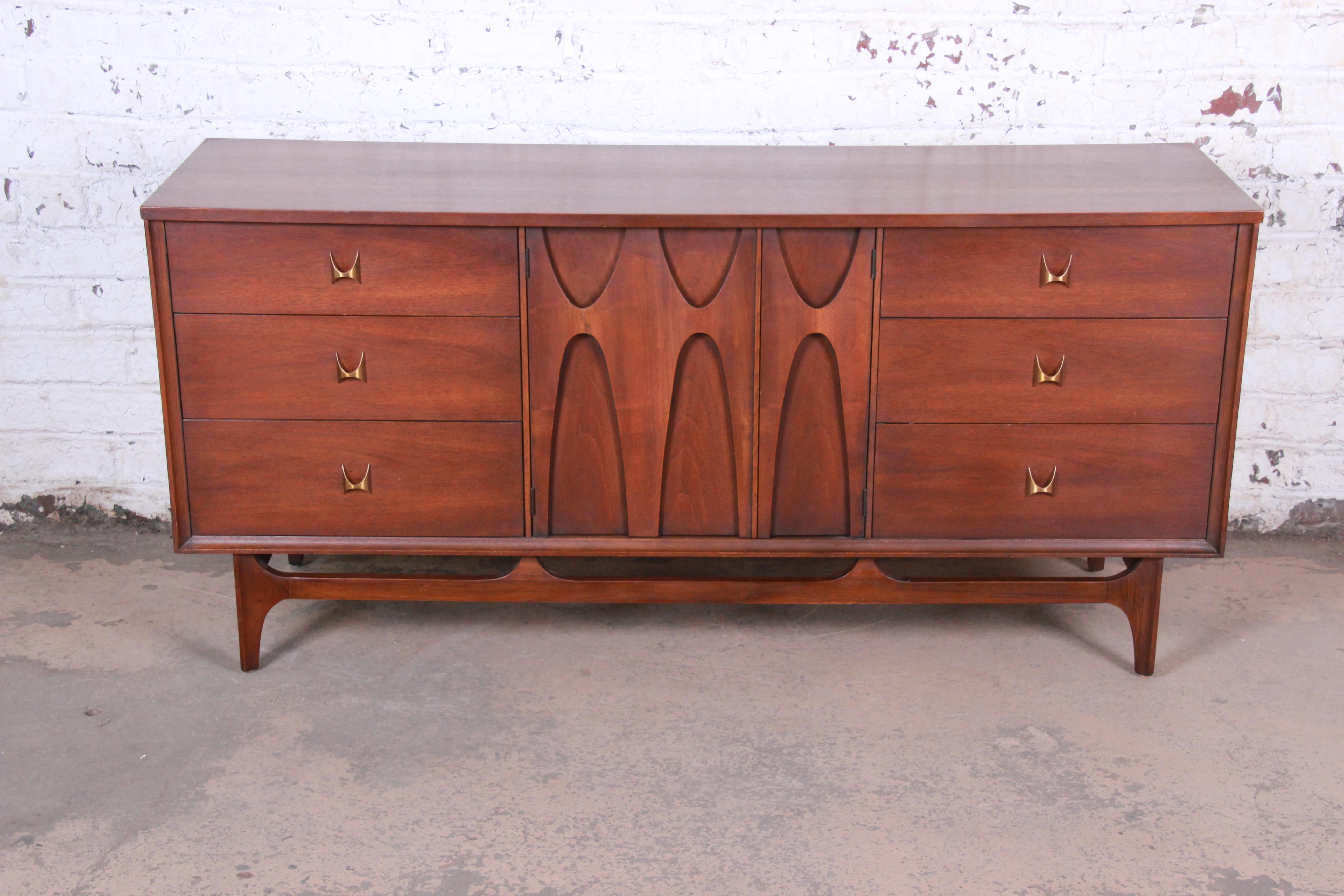 Broyhill Brasilia Mid-Century Modern Sculpted Walnut Triple Dresser or Credenza In Good Condition In South Bend, IN