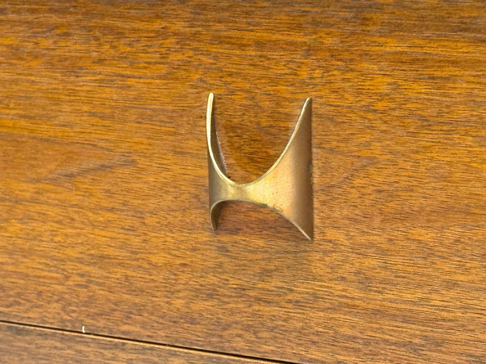 Broyhill Brasilia, Mid-Century Modern, Walnut, Brass, Dresser, USA, 1960s 5