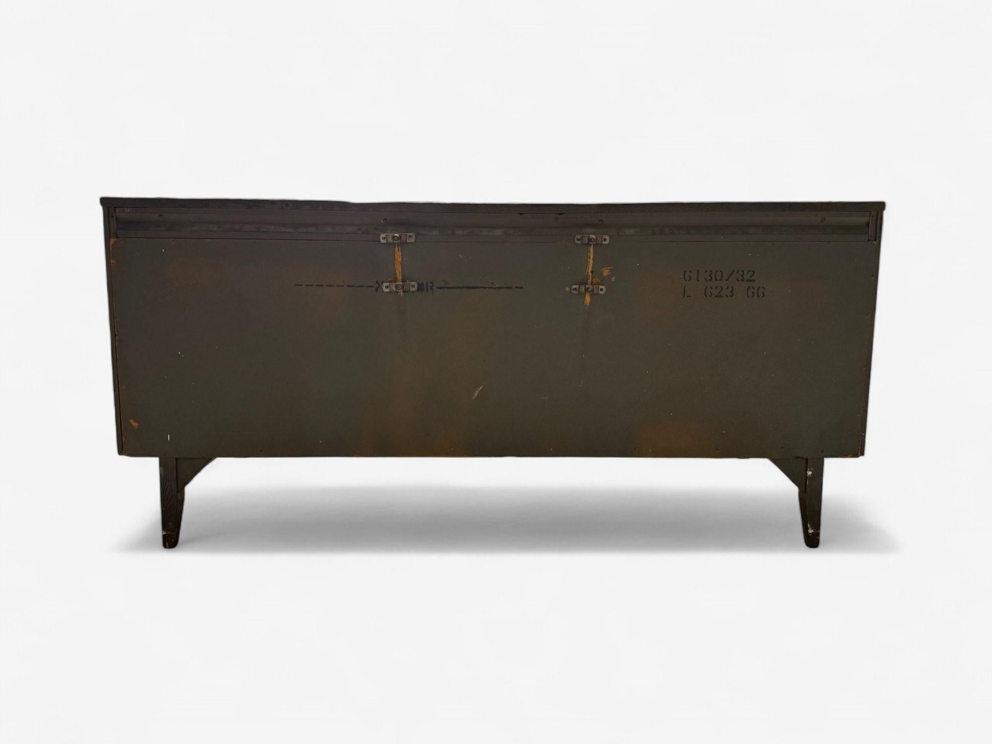 Broyhill Brasilia, Mid-Century Modern, Walnut, Brass, Dresser, USA, 1960s 7