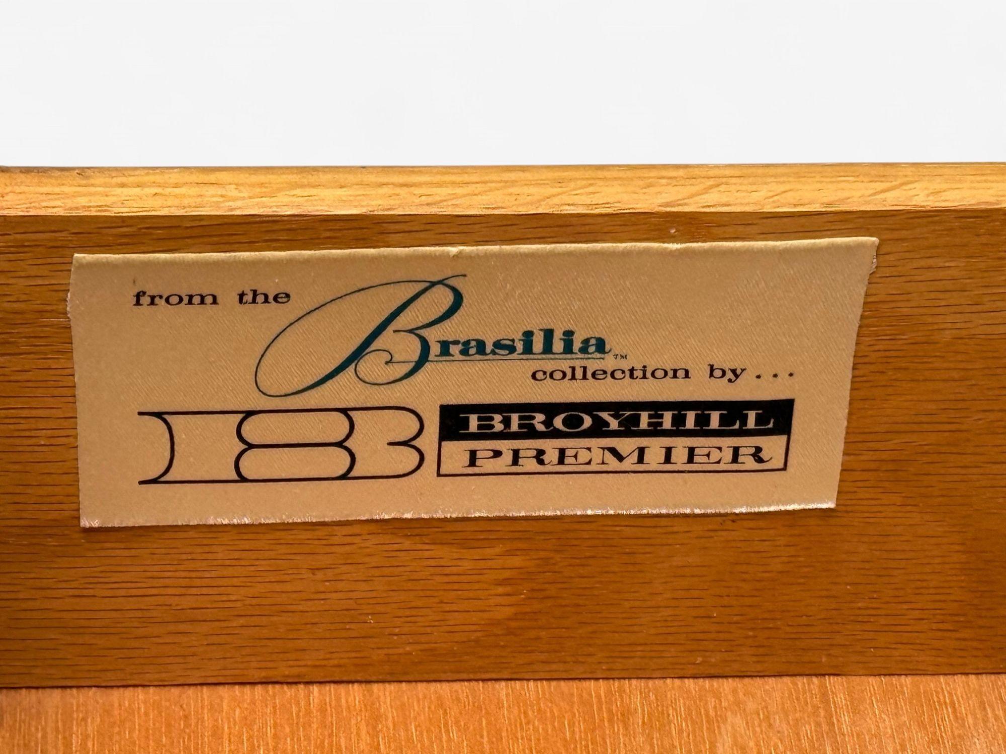 Broyhill Brasilia, Mid-Century Modern, Walnut, Brass, Dresser, USA, 1960s 1