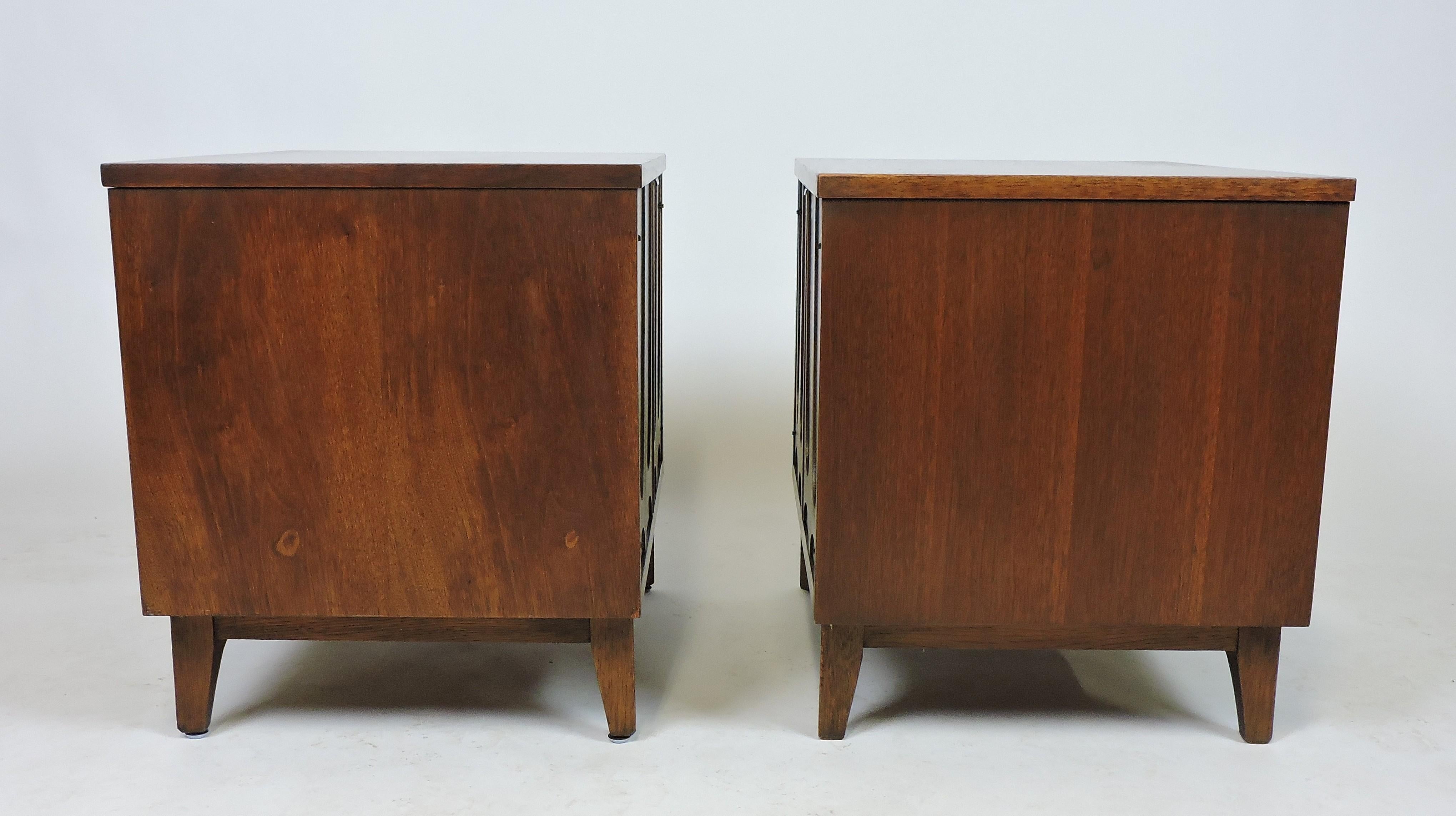 Mid-20th Century Broyhill Brasilia Mid-Century Modern Walnut Pair of Nightstands or End Tables