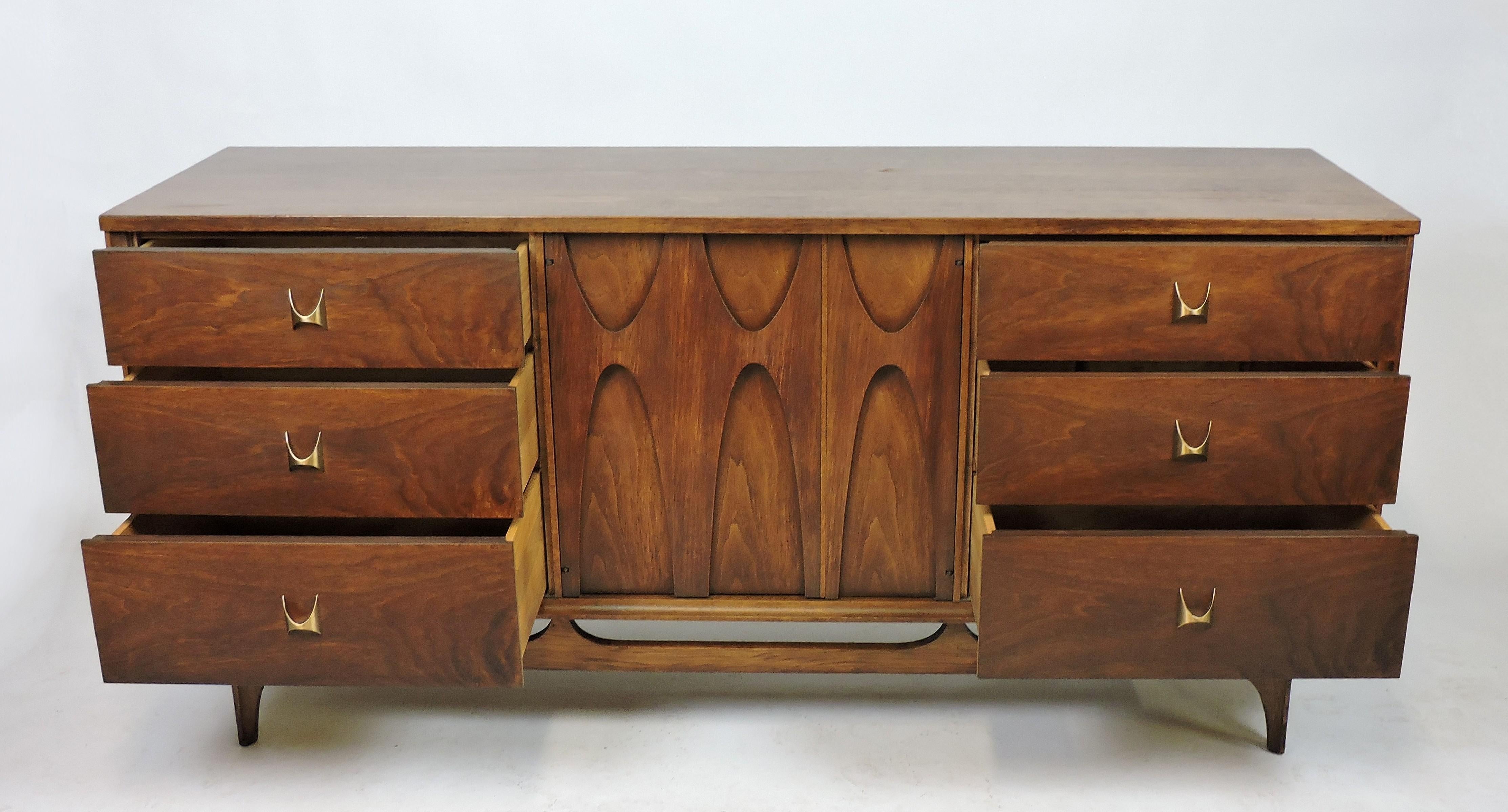 broyhill brasilia dresser