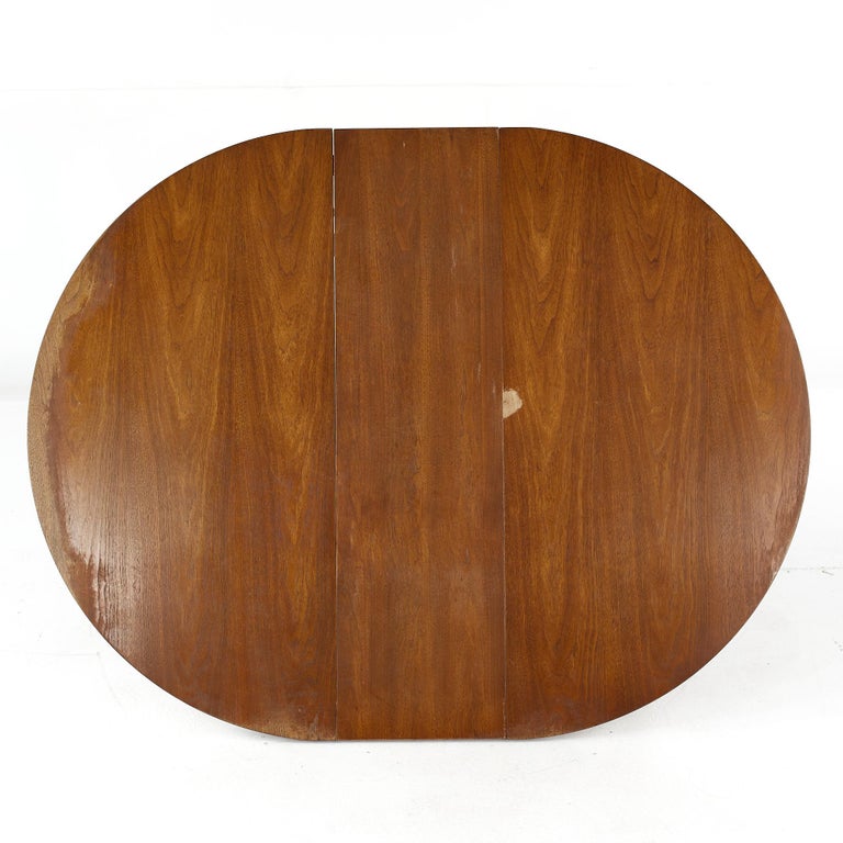 Broyhill Brasilia Mid-Century Pedestal Dining Table with 1 Leaf at 1stDibs