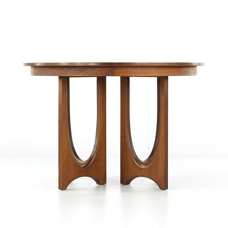Broyhill Brasilia Mid-Century Pedestal Dining Table with 1 Leaf at 1stDibs