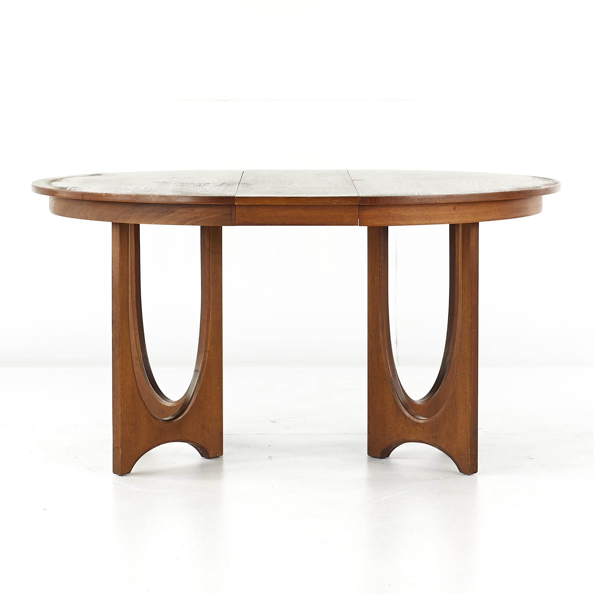 Late 20th Century Broyhill Brasilia Mid-Century Pedestal Dining Table with 1 Leaf
