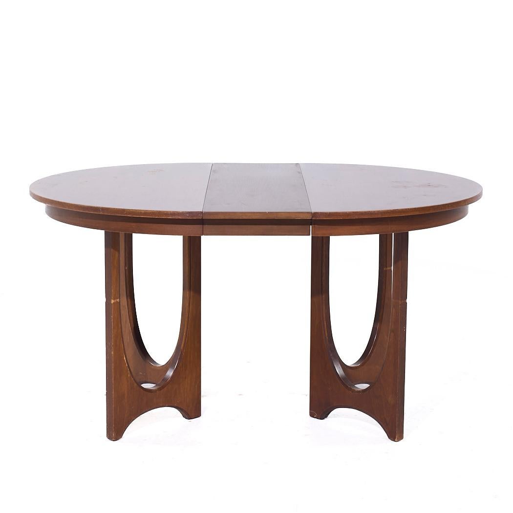 Broyhill Brasilia Mid Century Round Walnut Expanding Dining Table with 3 Leaves For Sale 4