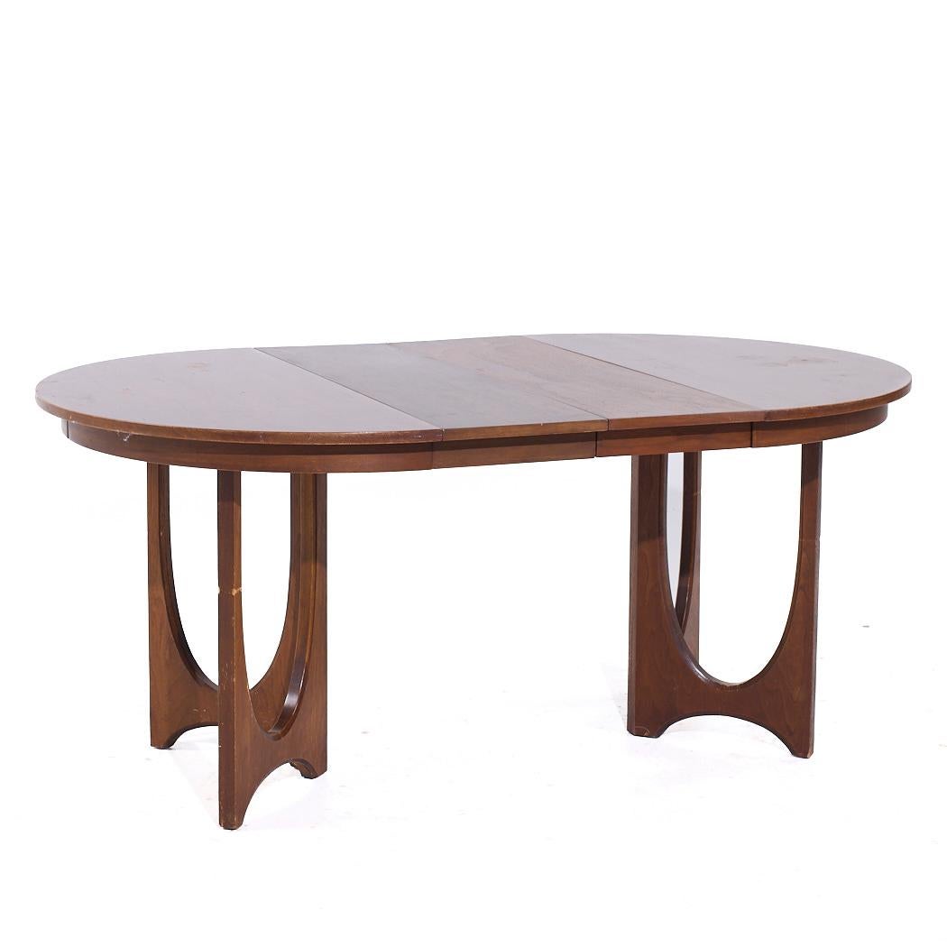 Broyhill Brasilia Mid Century Round Walnut Expanding Dining Table with 3 Leaves For Sale 6