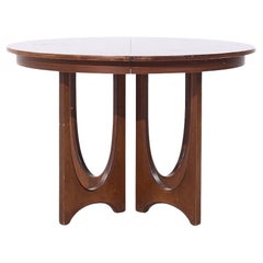 Broyhill Brasilia Mid Century Tavolo da pranzo rotondo in noce espandibile con 3 foglie