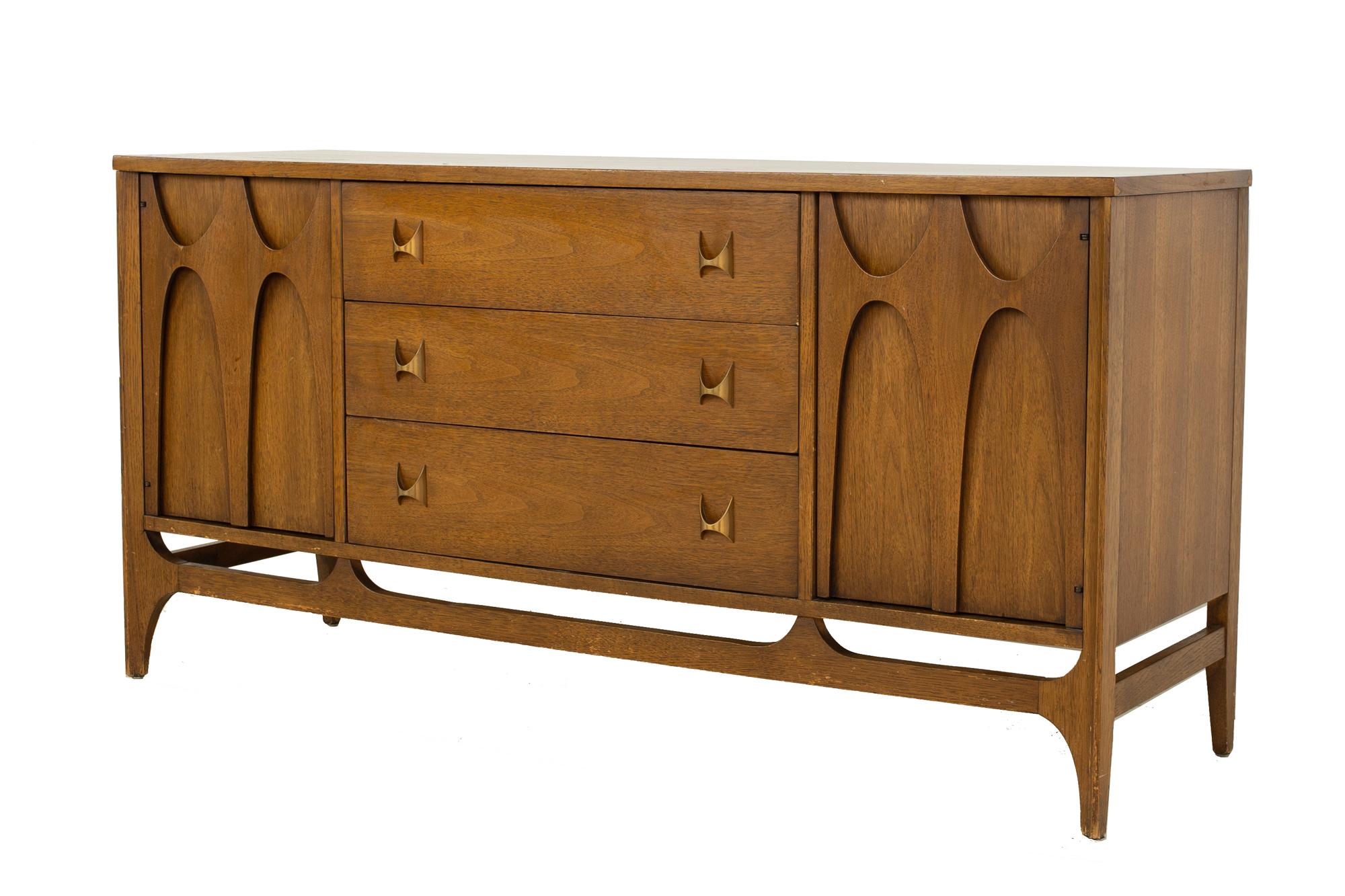 brasilia sideboard