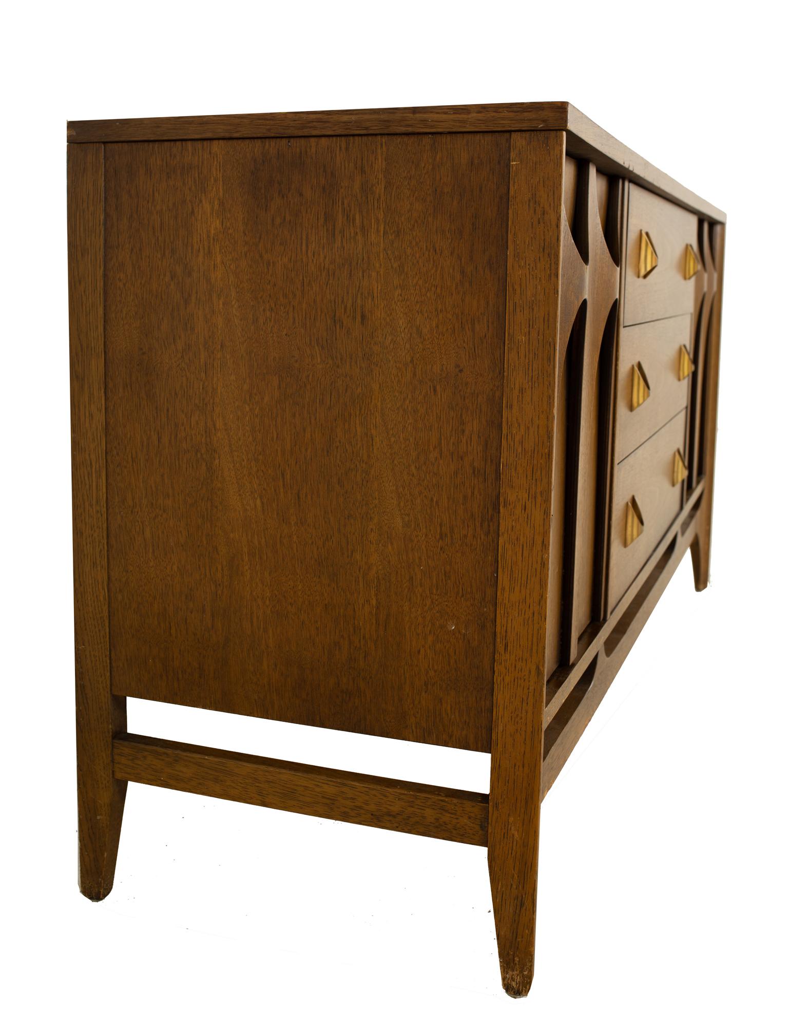 vintage broyhill buffet