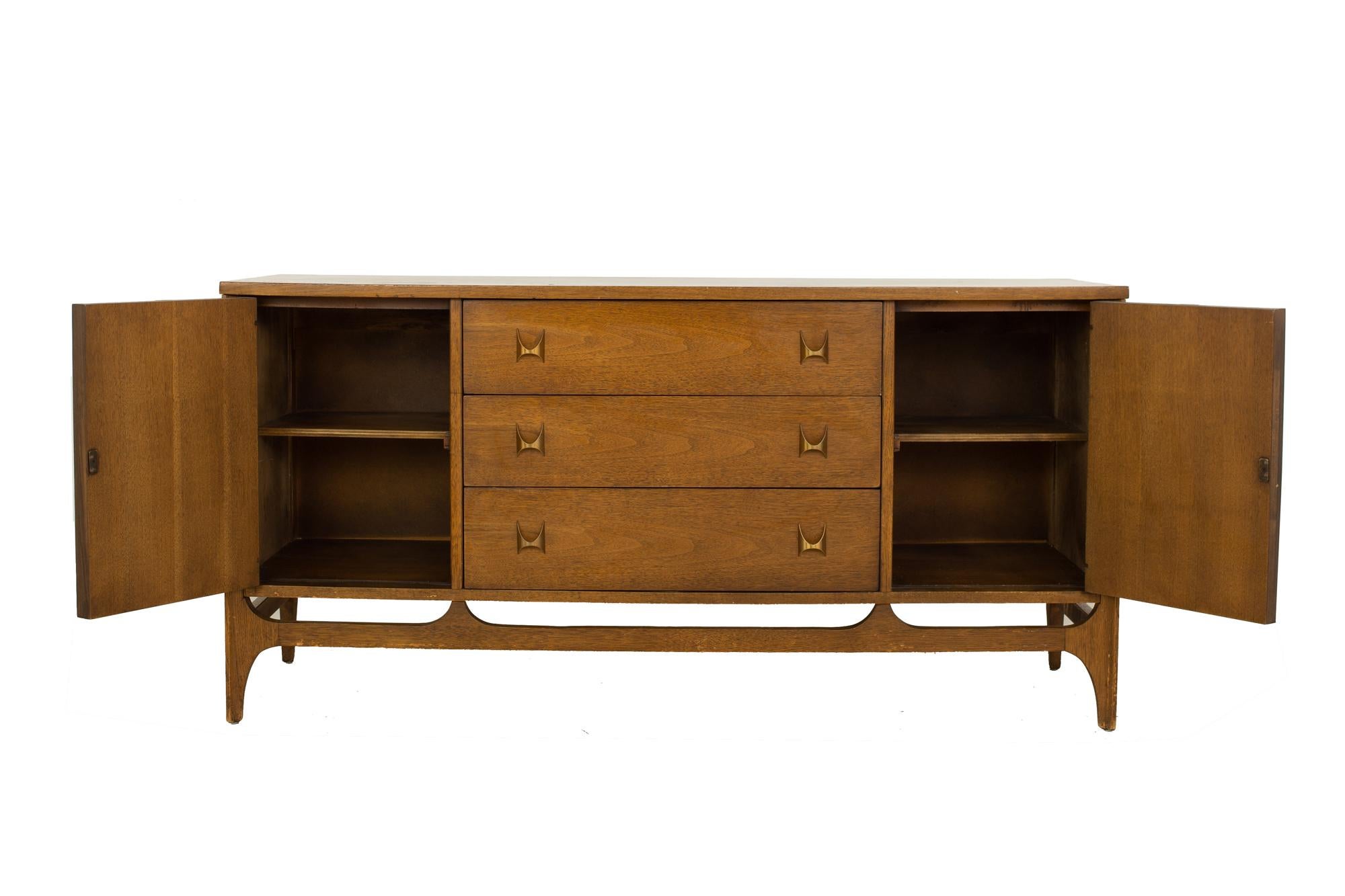 Late 20th Century Broyhill Brasilia Mid Century Sideboard Buffet Credenza