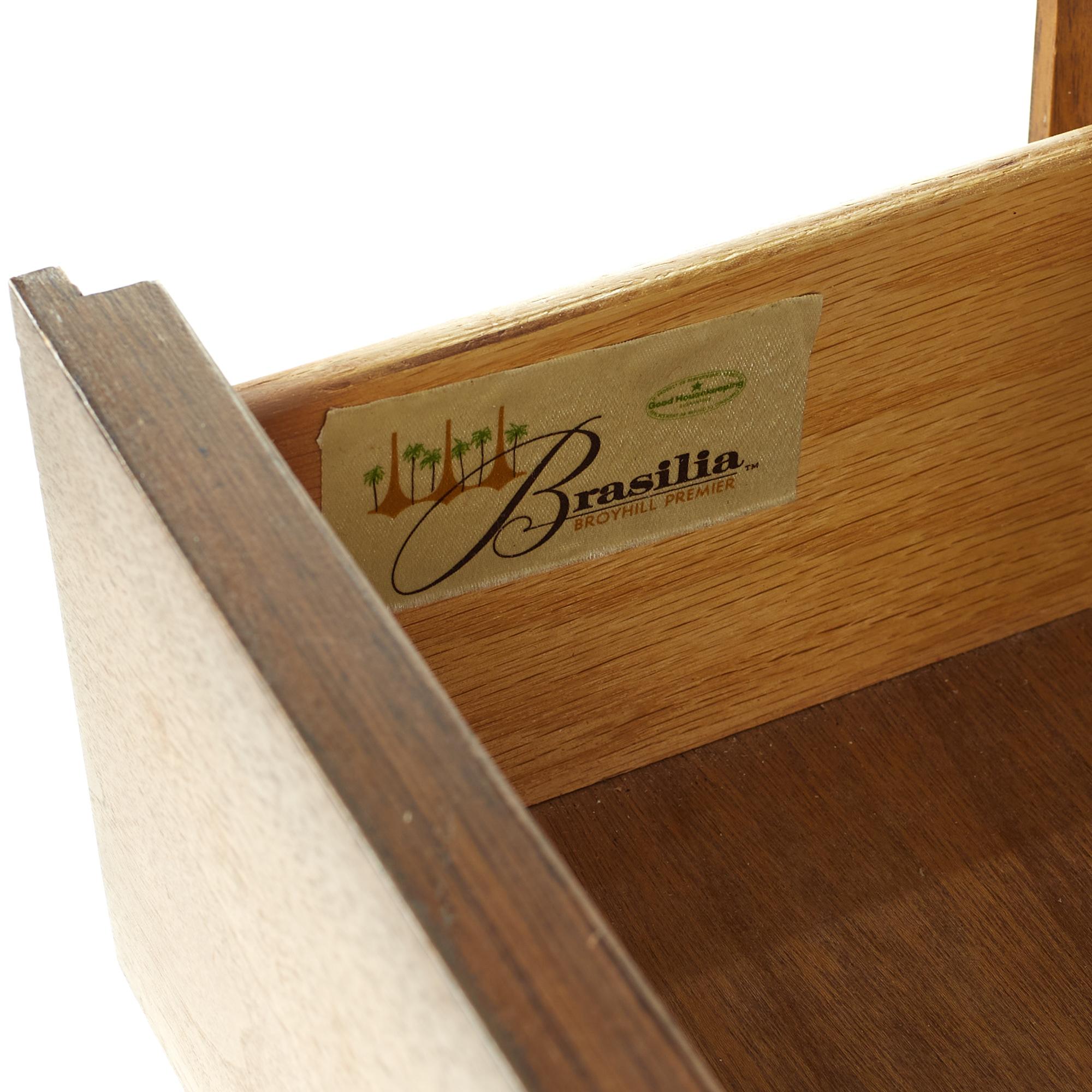 Broyhill Brasilia Mid Century Walnut 9 Drawer Dresser 2