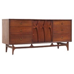 Used Broyhill Brasilia Mid Century Walnut 9 Drawer Dresser