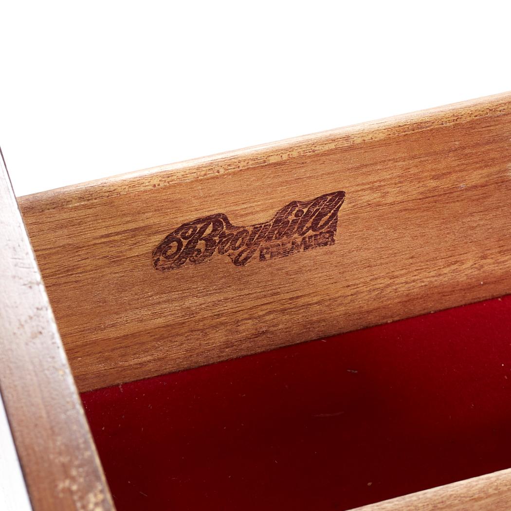 Broyhill Brasilia Mid Century Walnut 9 Drawer Lowboy Dresser For Sale 6