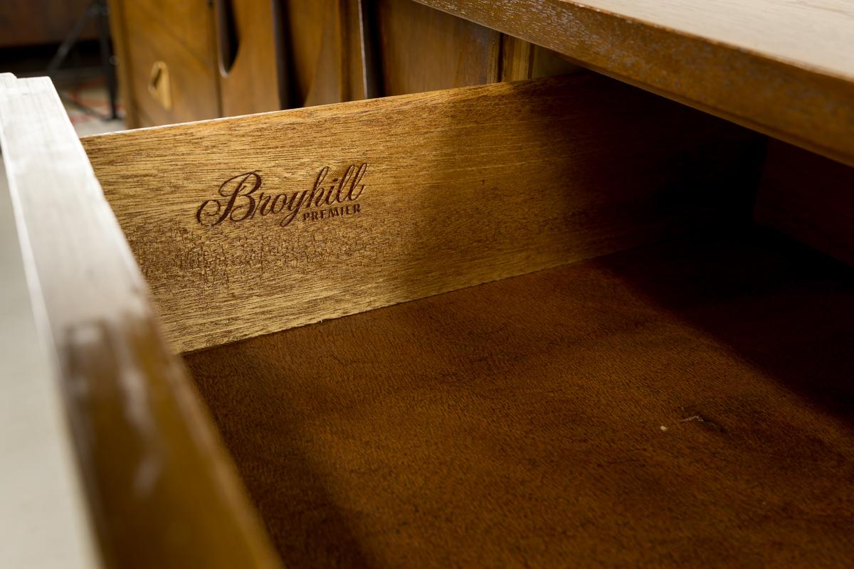 Broyhill Brasilia Mid Century Walnut 9 Drawer Lowboy Dresser 2