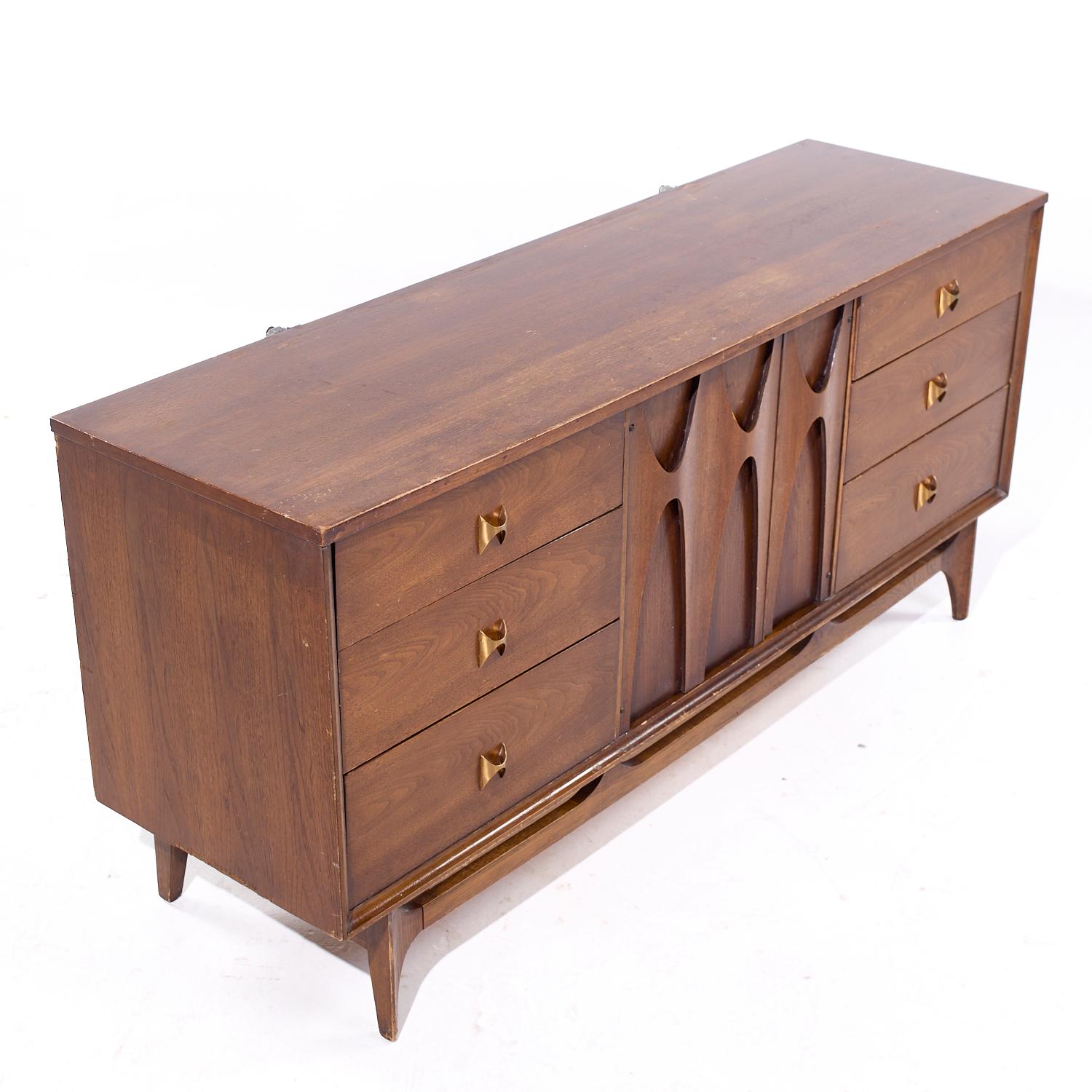 Broyhill Brasilia Mid Century Walnut and Brass 9-Drawer Lowboy Dresser For Sale 4