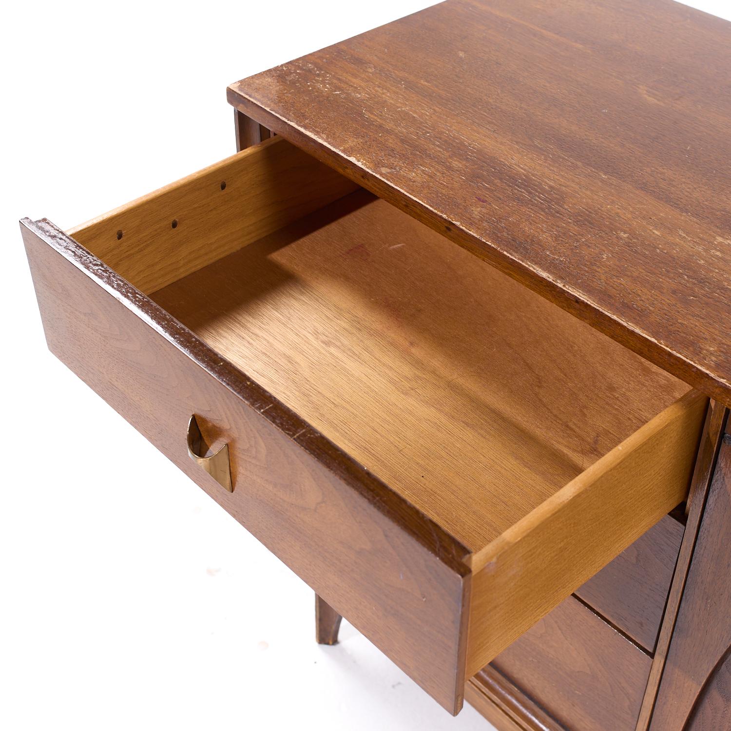 Broyhill Brasilia Mid Century Walnut and Brass 9-Drawer Lowboy Dresser For Sale 1