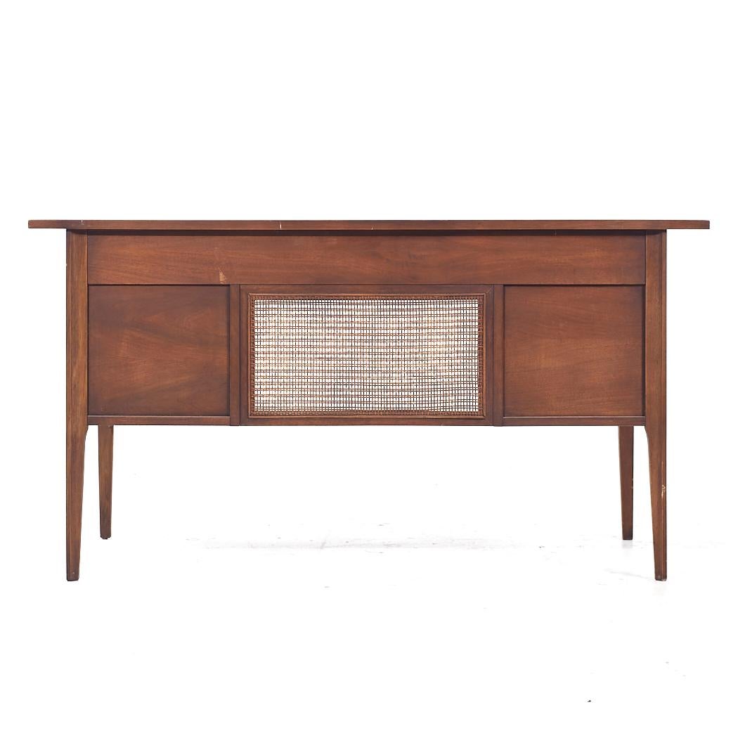 Broyhill Brasilia Mid Century Walnut and Brass Desk In Good Condition For Sale In Countryside, IL