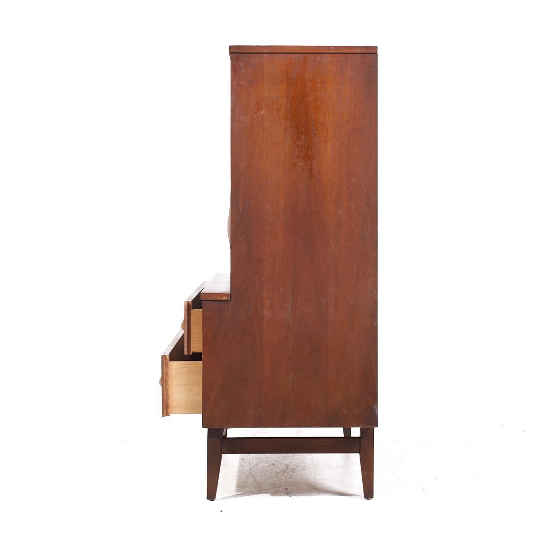 Broyhill Brasilia Mid Century Walnut and Brass Gentleman's Chest Armoire In Good Condition For Sale In Countryside, IL