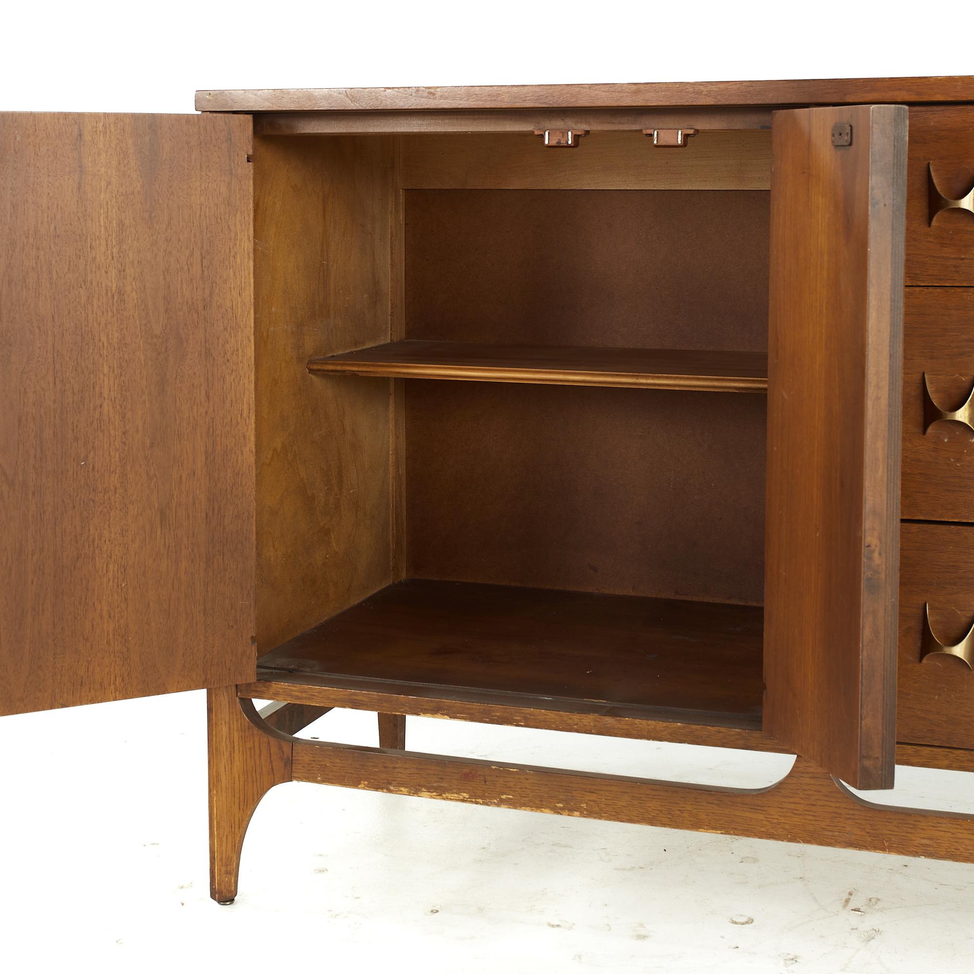 Broyhill Brasilia Midcentury Walnut and Brass Offset Buffet In Good Condition For Sale In Countryside, IL