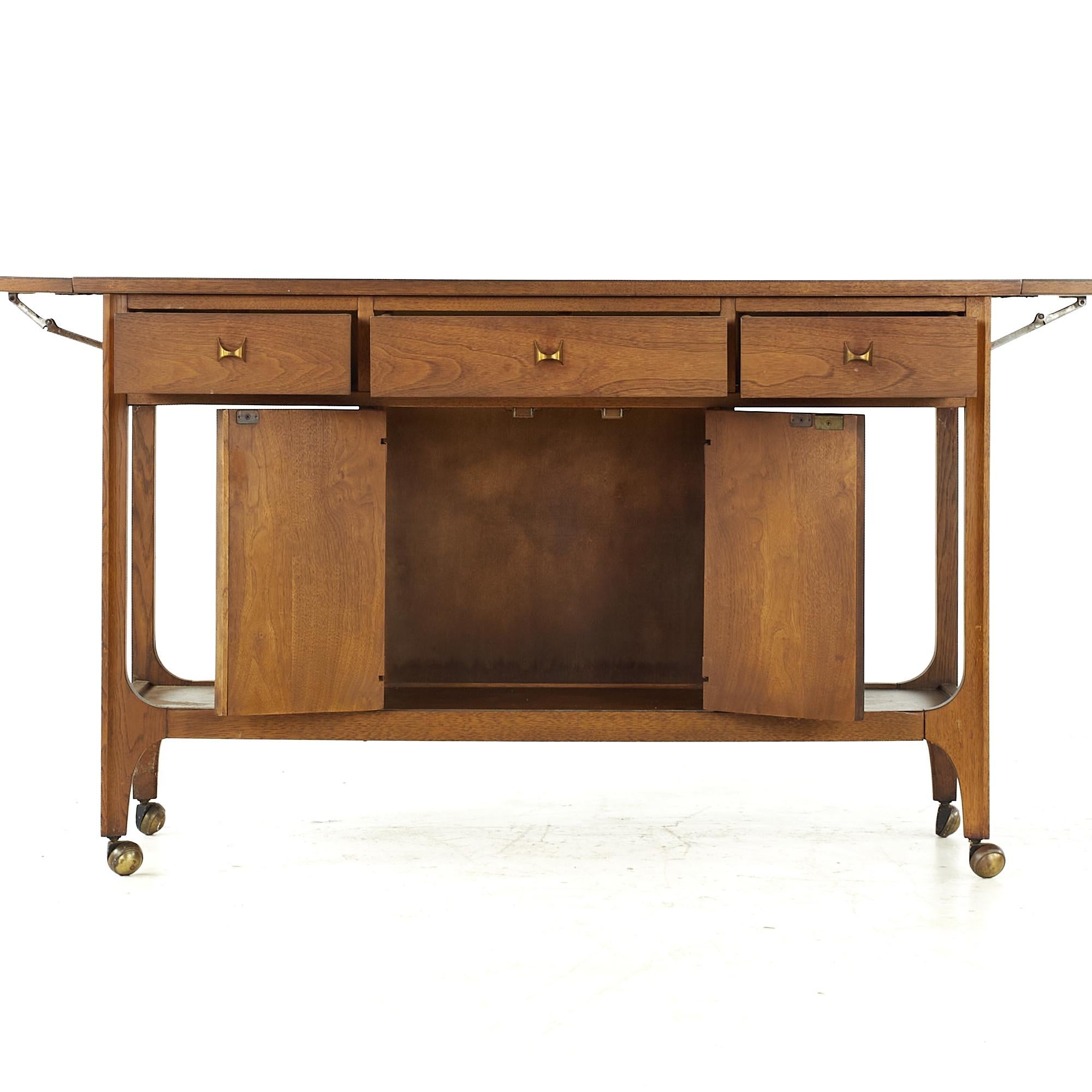 Broyhill Brasilia Midcentury Walnut and Laminate Serving Bar Cart en vente 3