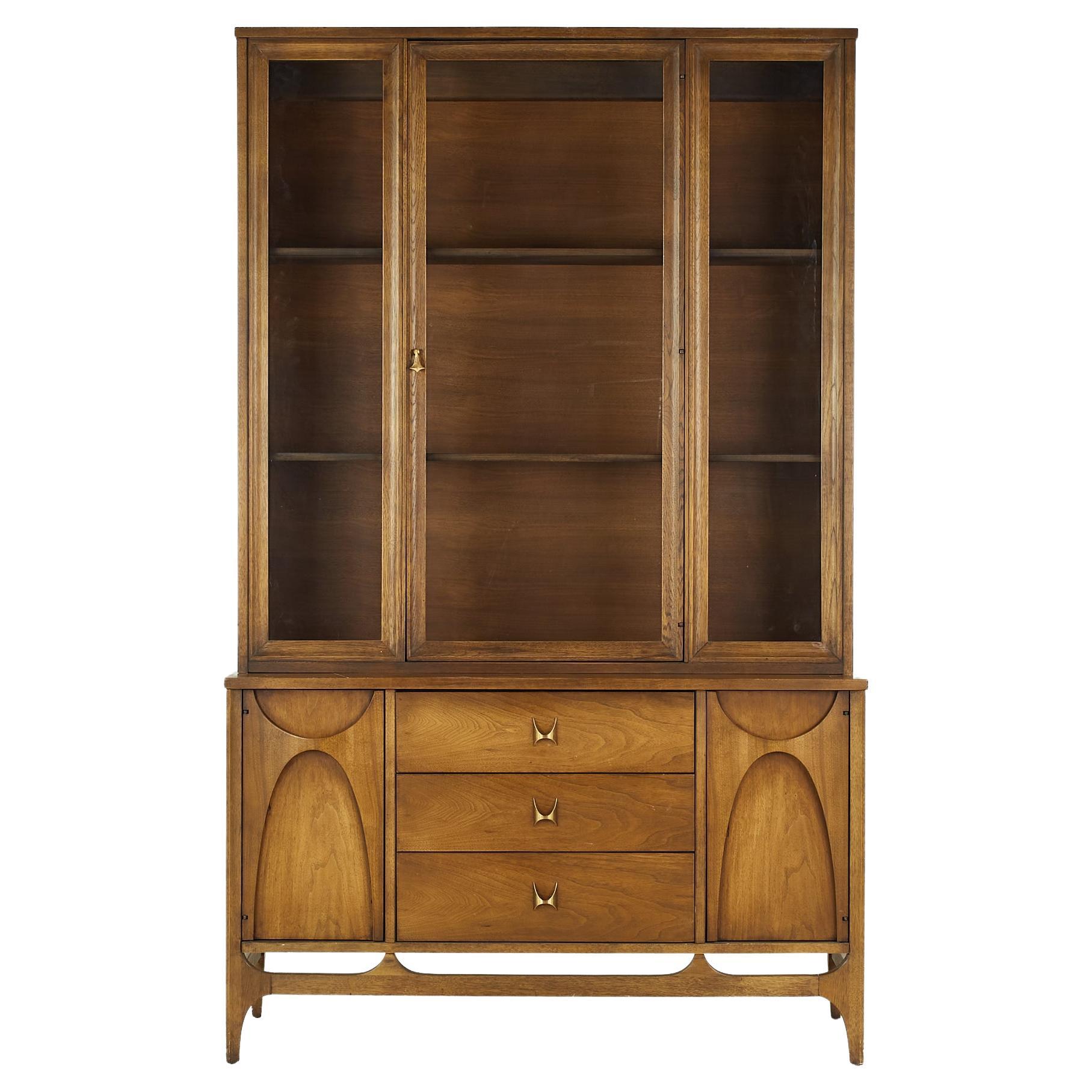 Broyhill Brasilia Mid Century Walnut China Buffet and Hutch For