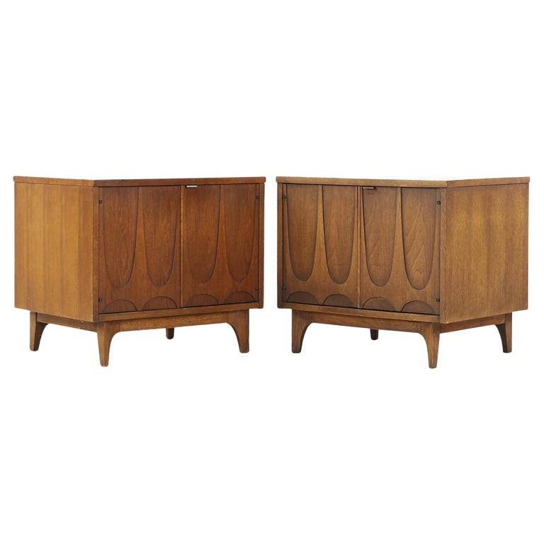 Broyhill Brasilia Mid Century Walnut Commode Nightstand Pair For Sale
