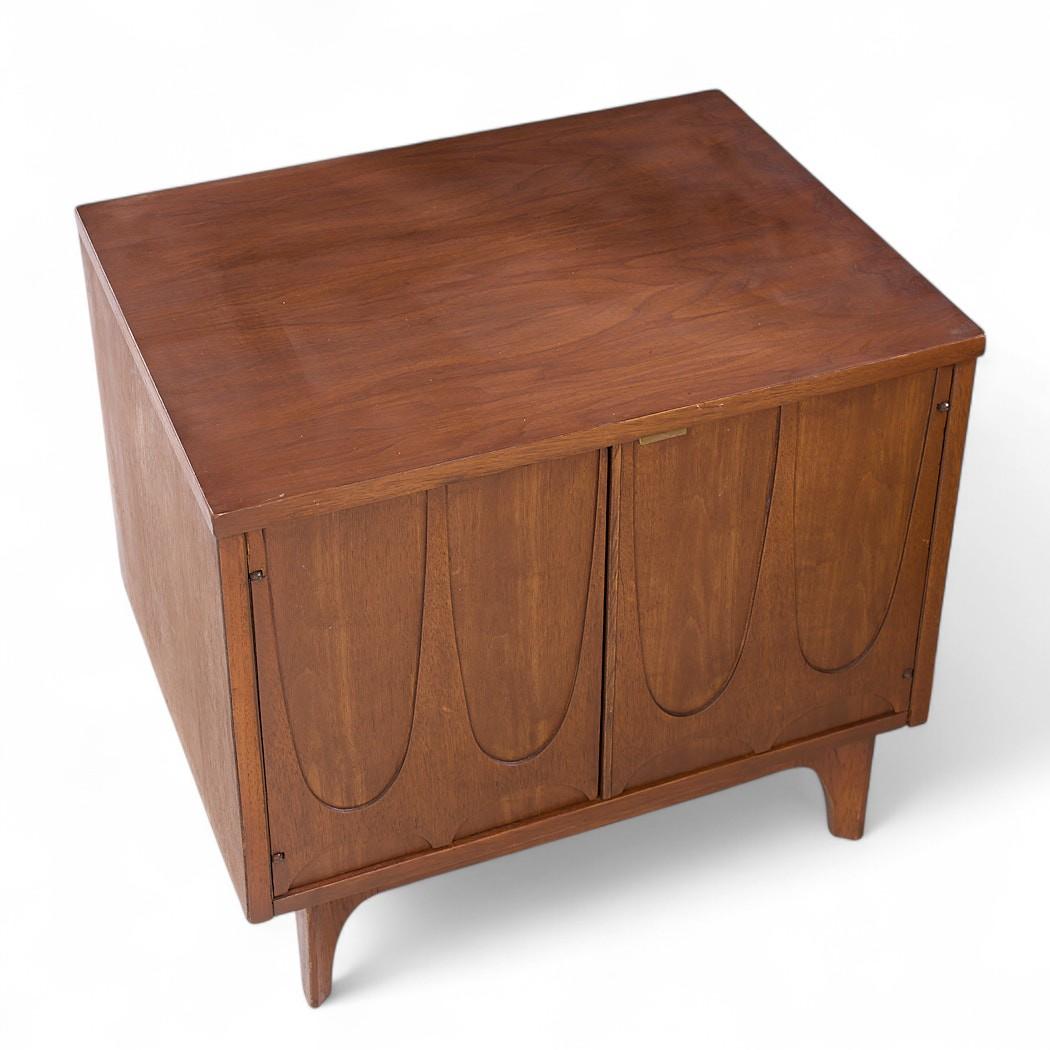 Broyhill Brasilia Mid Century Walnut Commode Nightstands - Pair For Sale 4