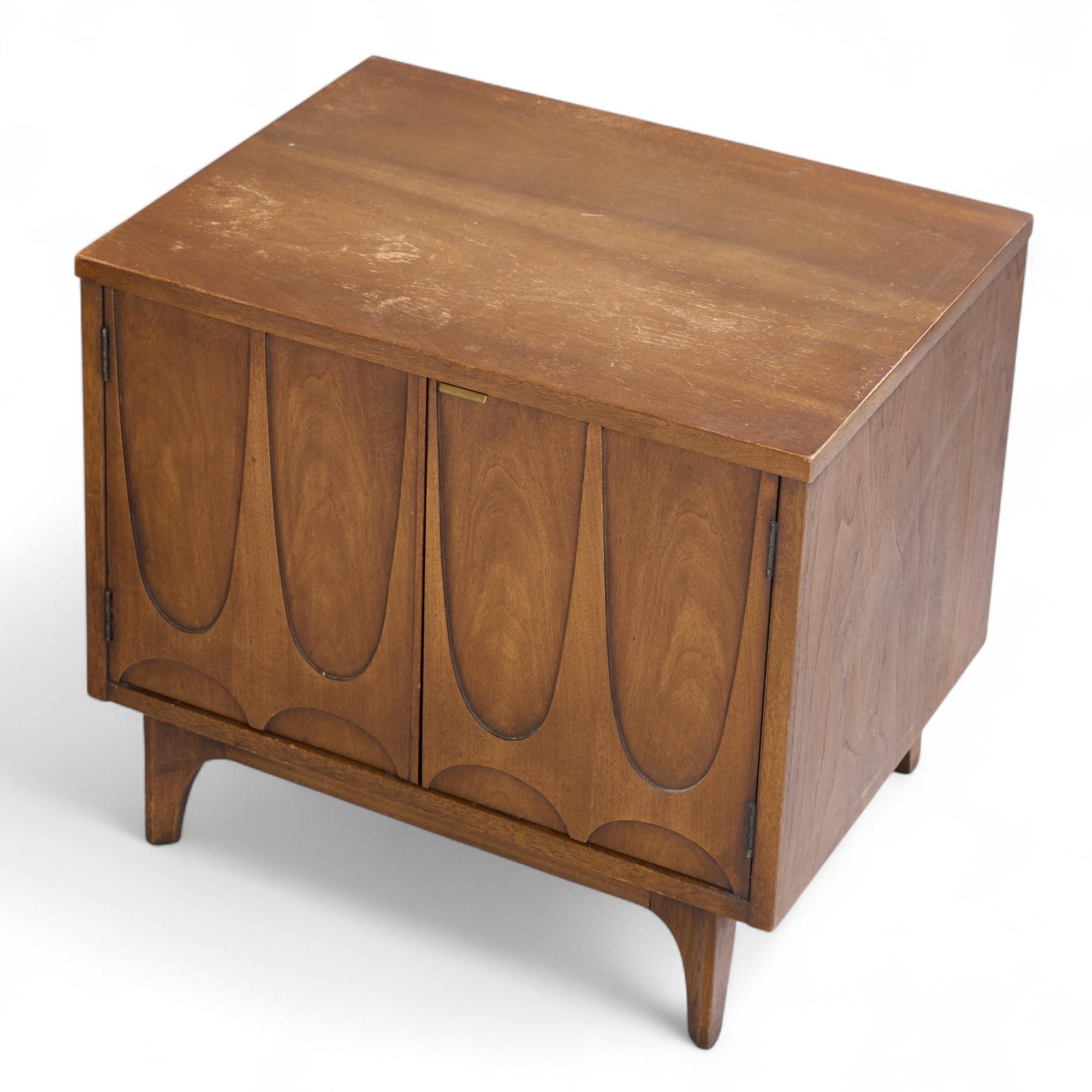 Broyhill Brasilia Mid Century Walnut Commode Nightstands - Pair For Sale 5